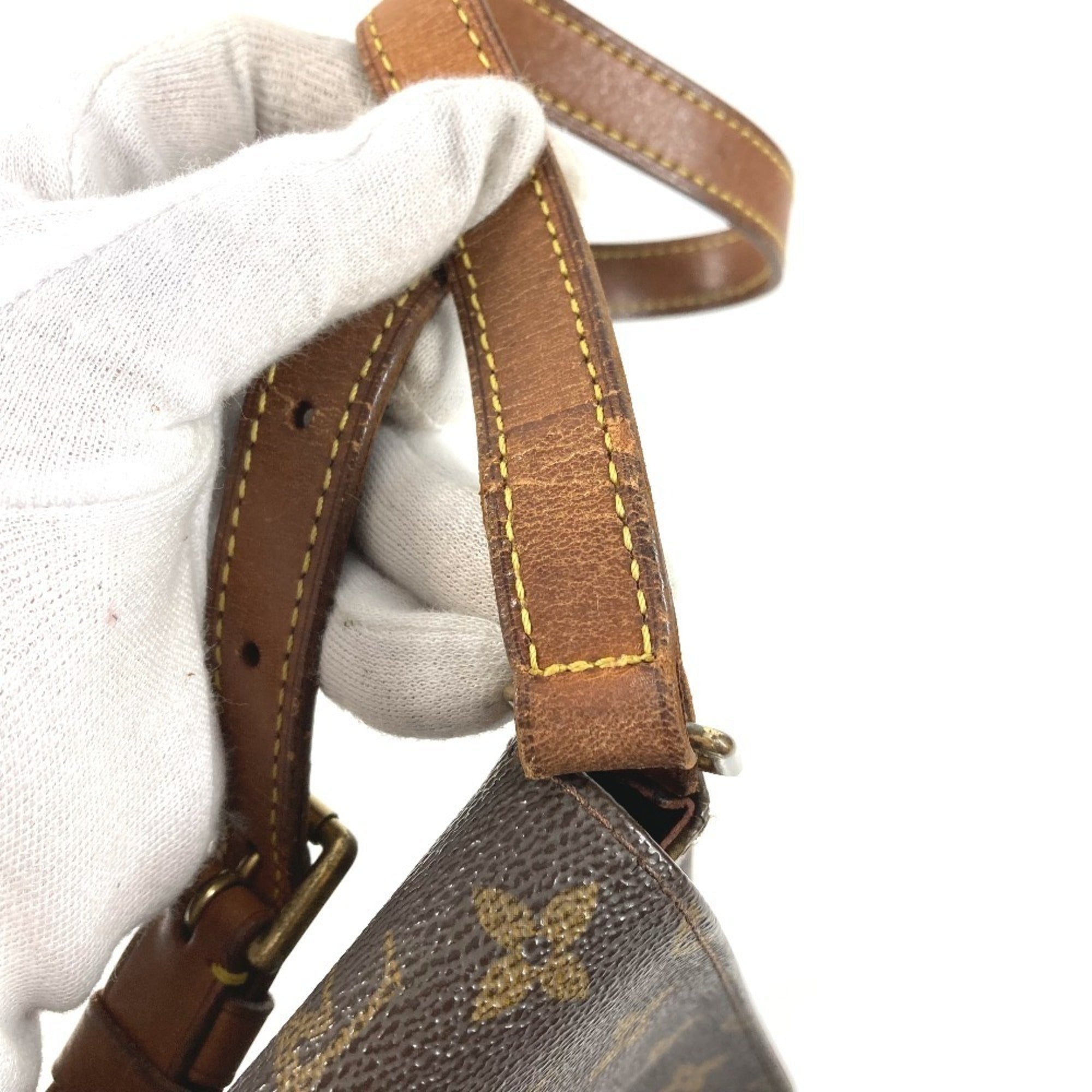 Louis Vuitton Brown Monogram Monogram Shoulder Bag (Pre-Owned)