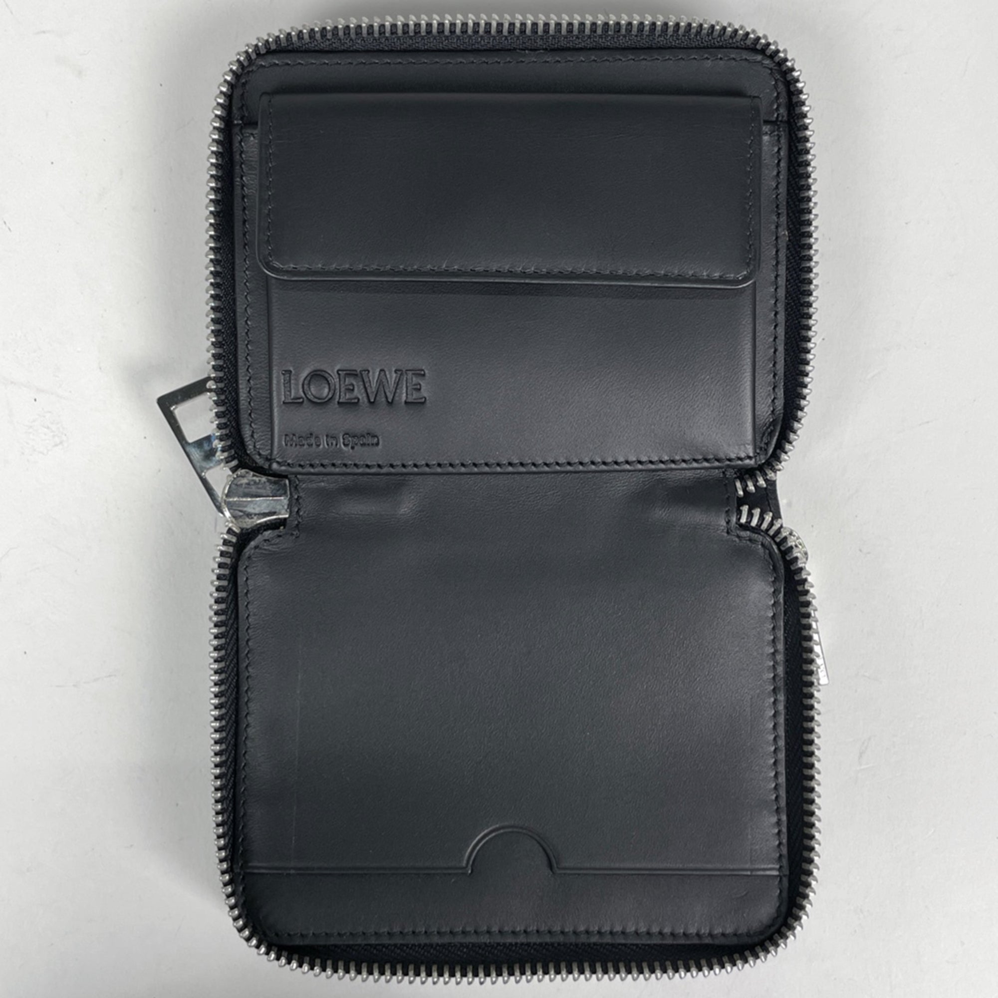 Loewe Black Leather Wallet (Bi-Fold) (Pre-Owned)
