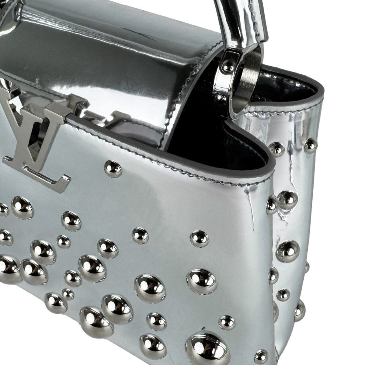 Louis Vuitton Silver Patent Leather Handbag Shoulder Bag (Pre-Owned)