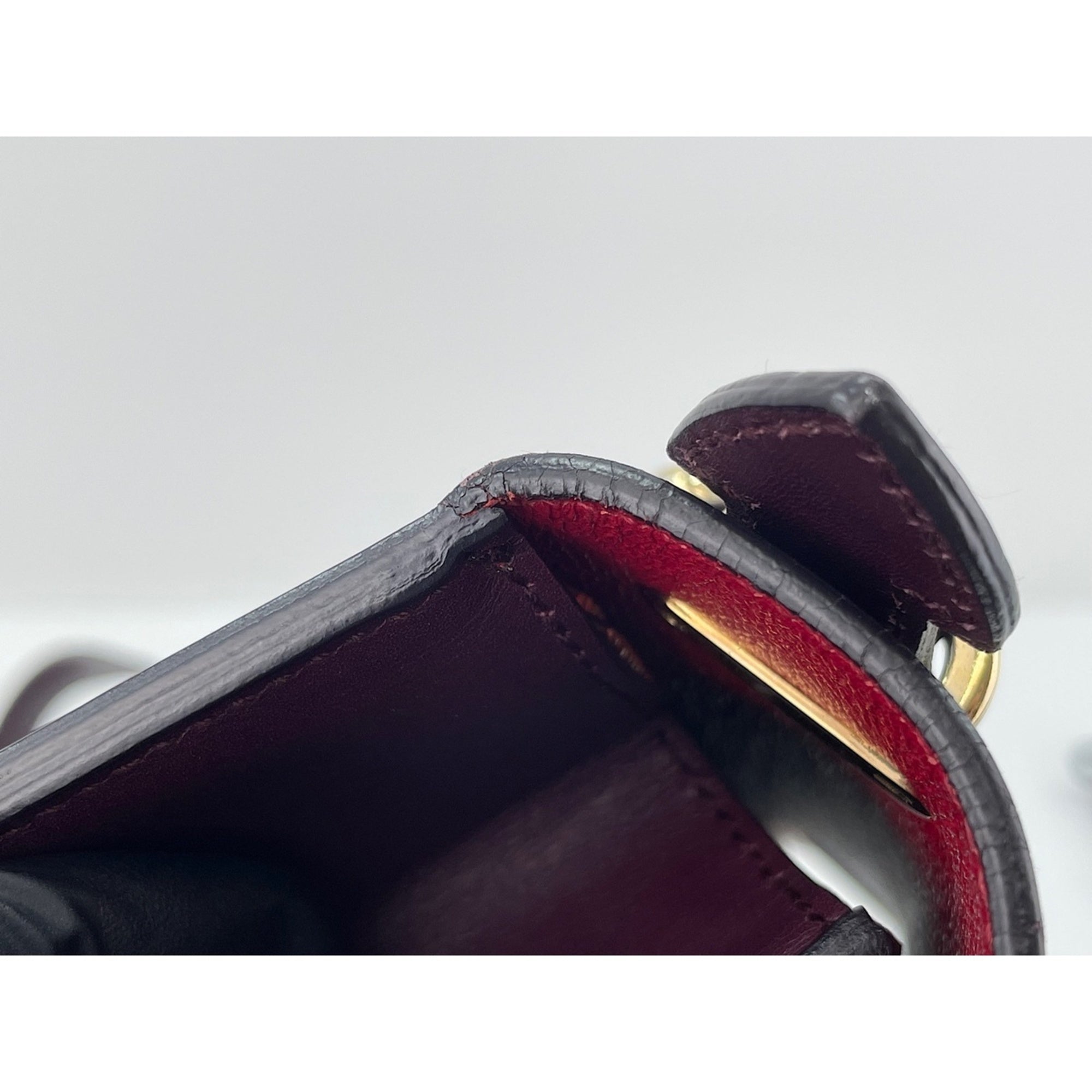 Salvatore Ferragamo Gancini Wine Leather Shoulder Bag (Pre-Owned)