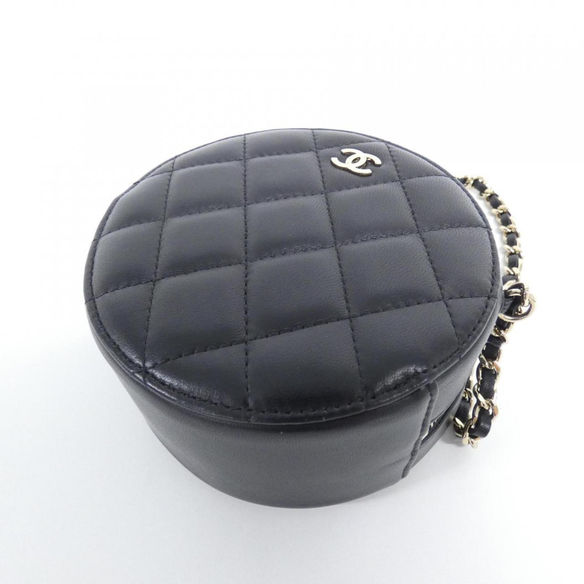 Chanel Black Leather Shoulder Bag (Pre-Owned)