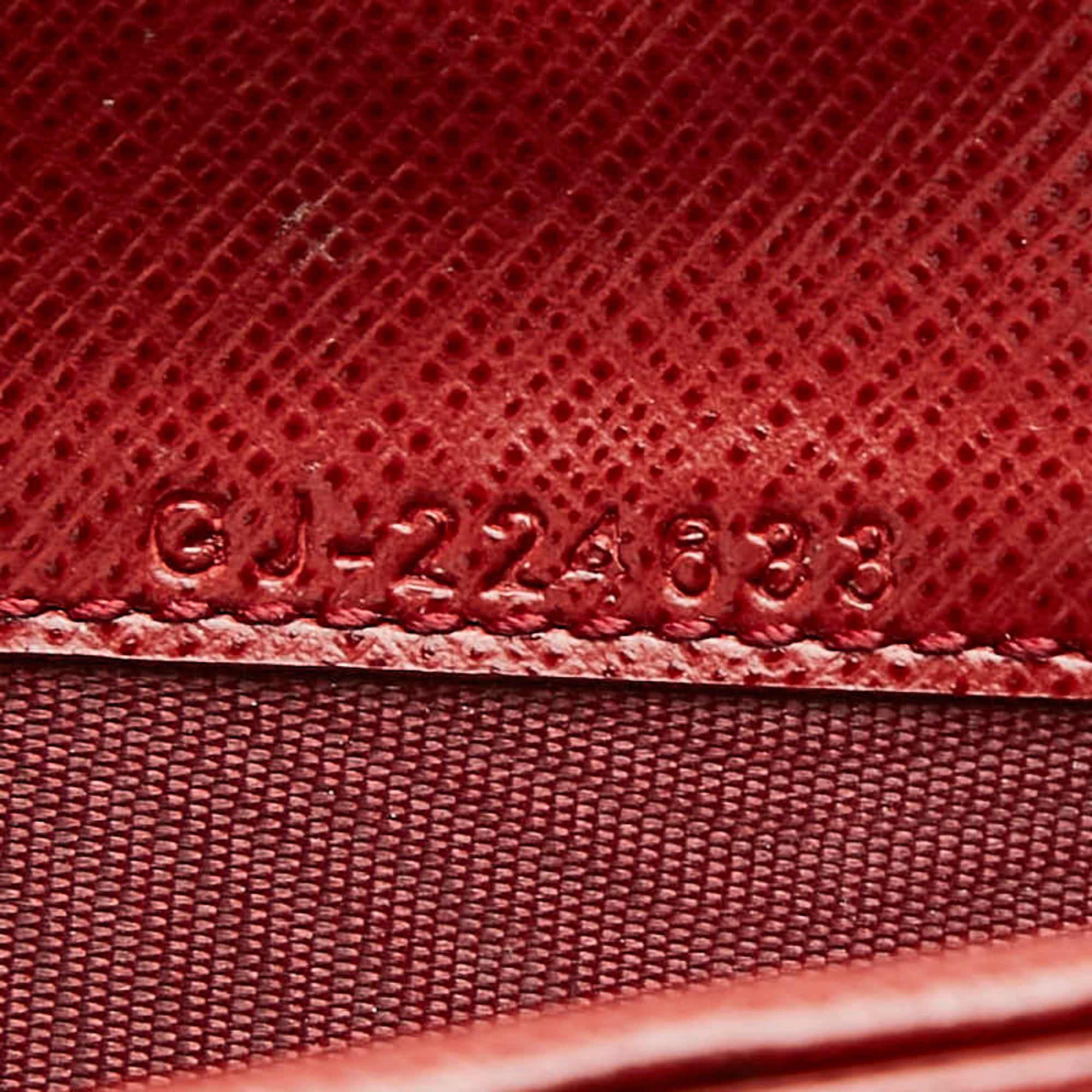 Salvatore Ferragamo Red Color Leather Long Wallet (Bi-Fold) (Pre-Owned)