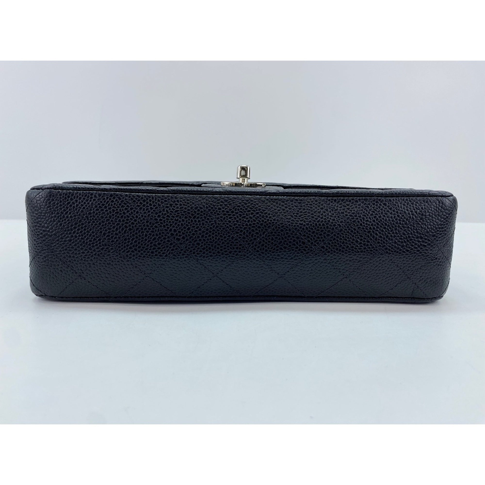 Chanel Black Shoulder Bag (Pre-Owned)