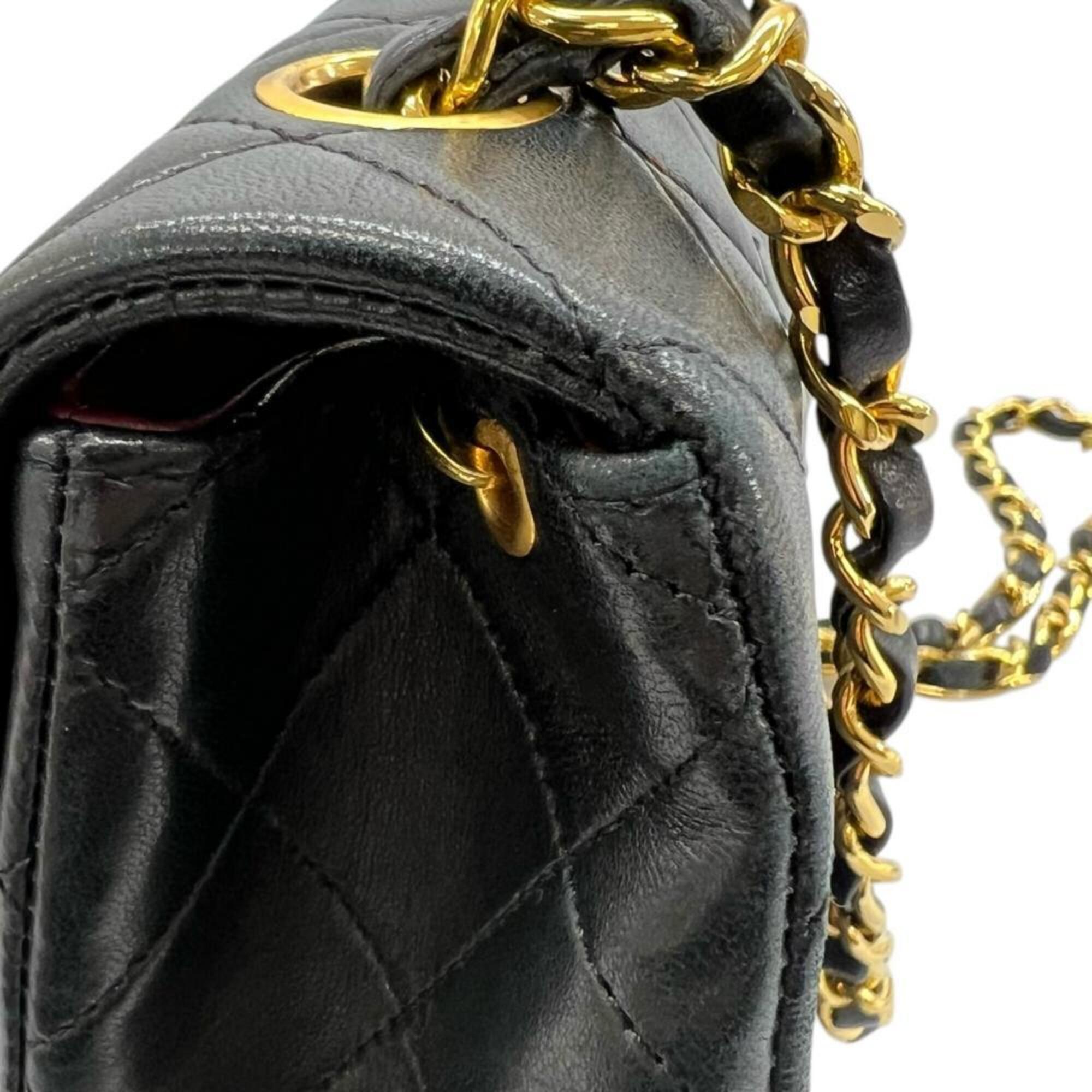 Chanel Black Leather Shoulder Bag (Pre-Owned)