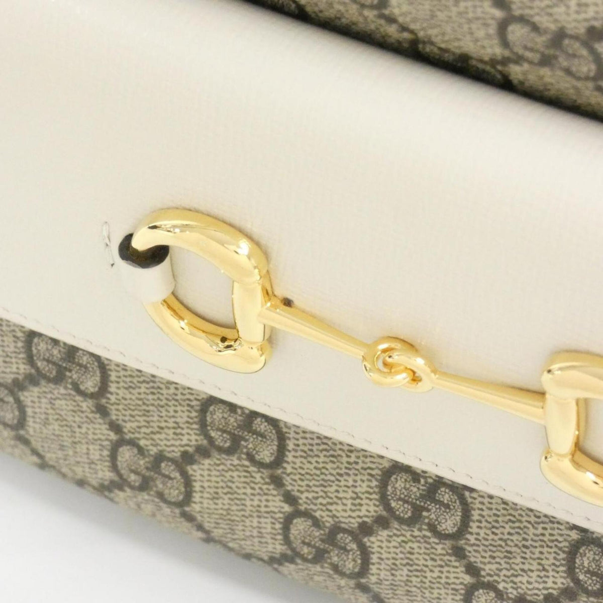Gucci Beige White Gg Supreme Leather Shoulder Bag (Pre-Owned)