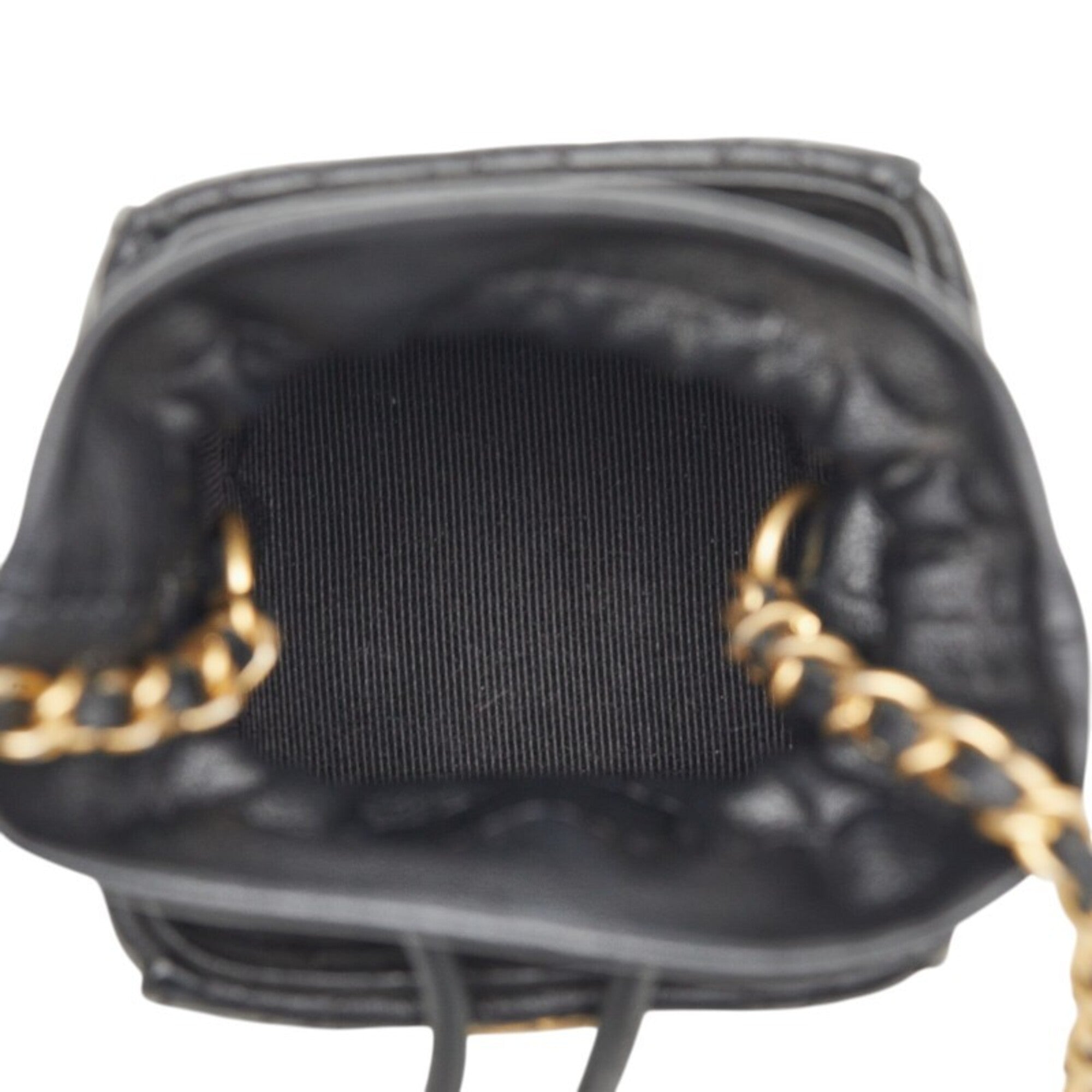 Chanel Black Leather Shoulder Bag (Pre-Owned)
