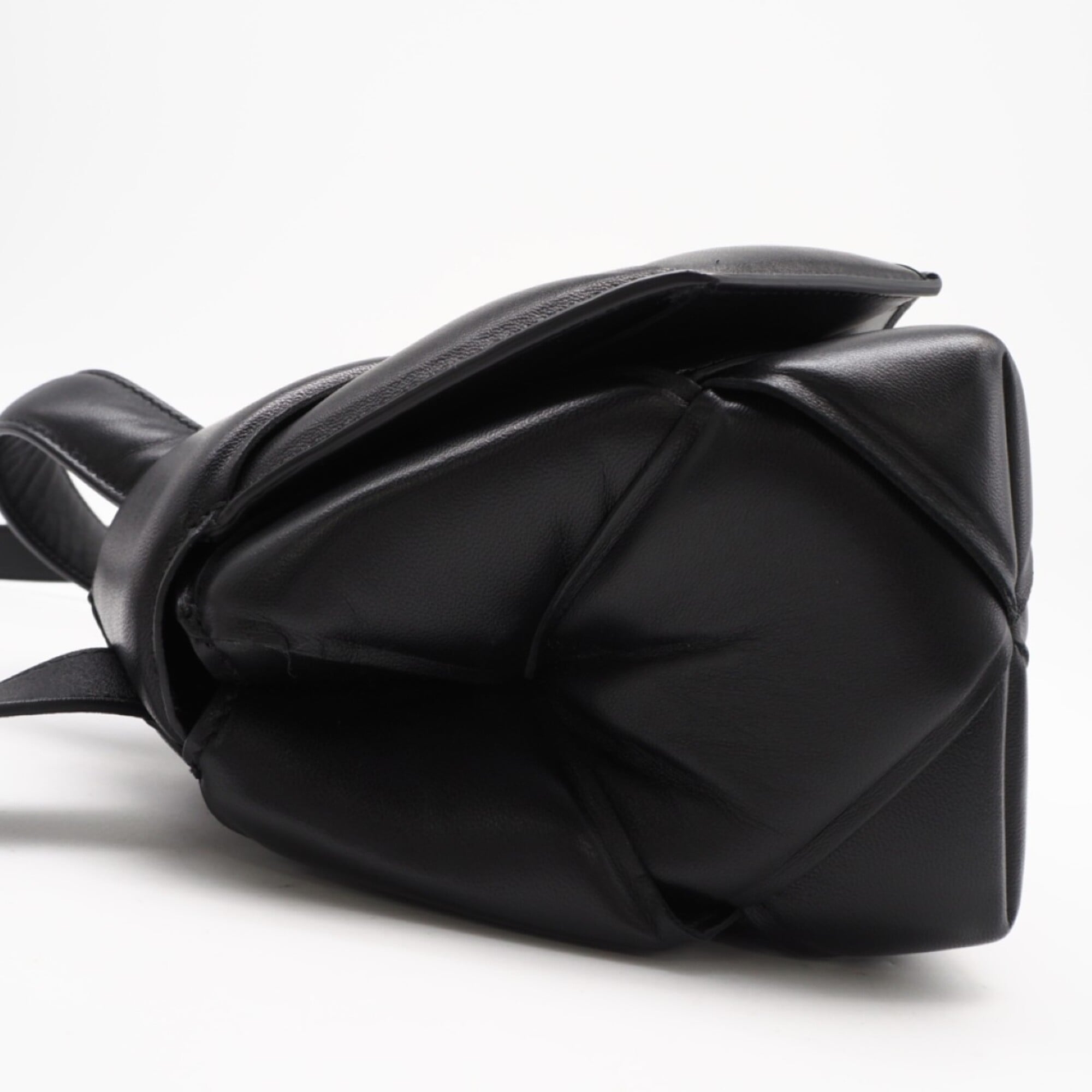 Bottega Veneta Black Leather Shoulder Bag (Pre-Owned)