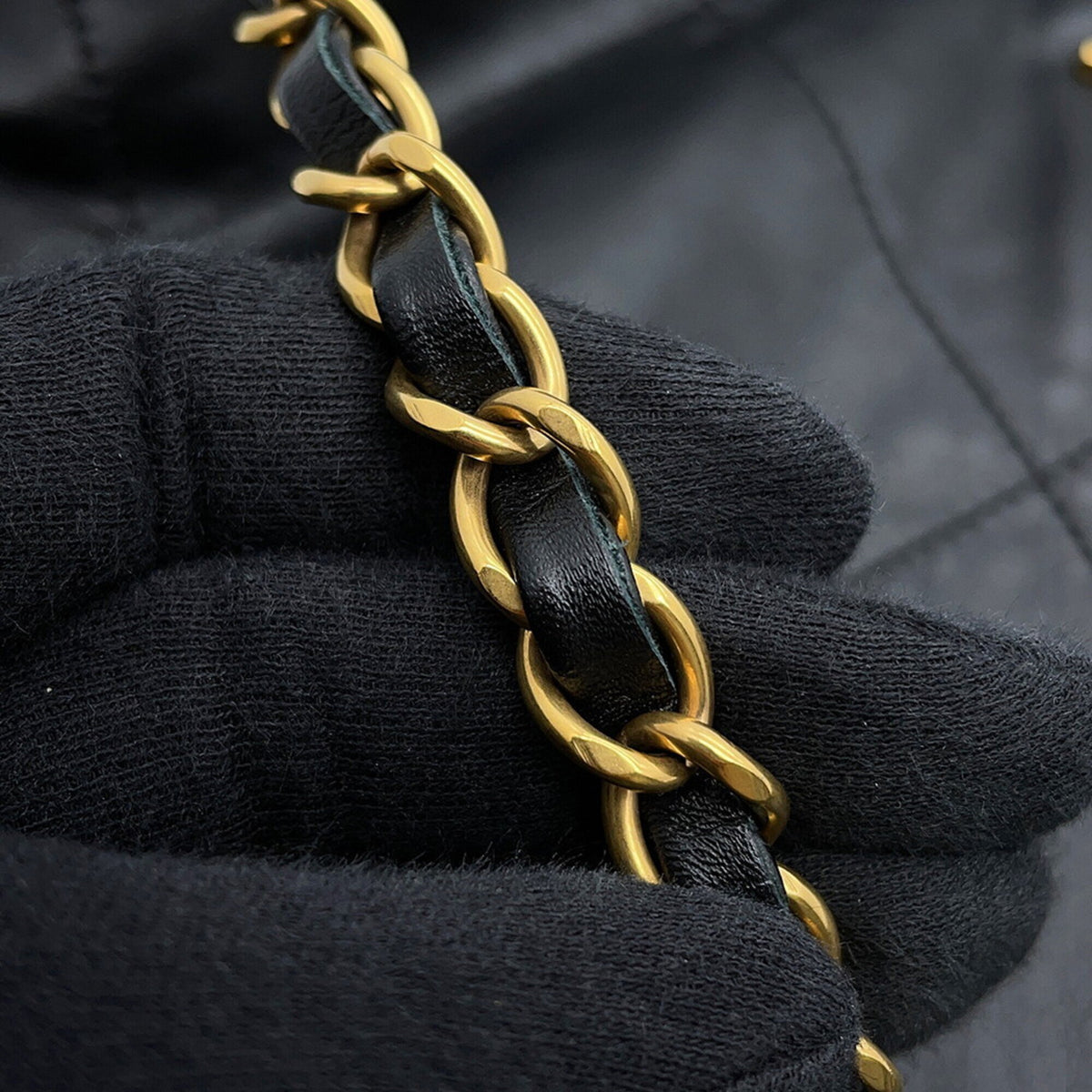 Chanel Black Handbag (Pre-Owned)