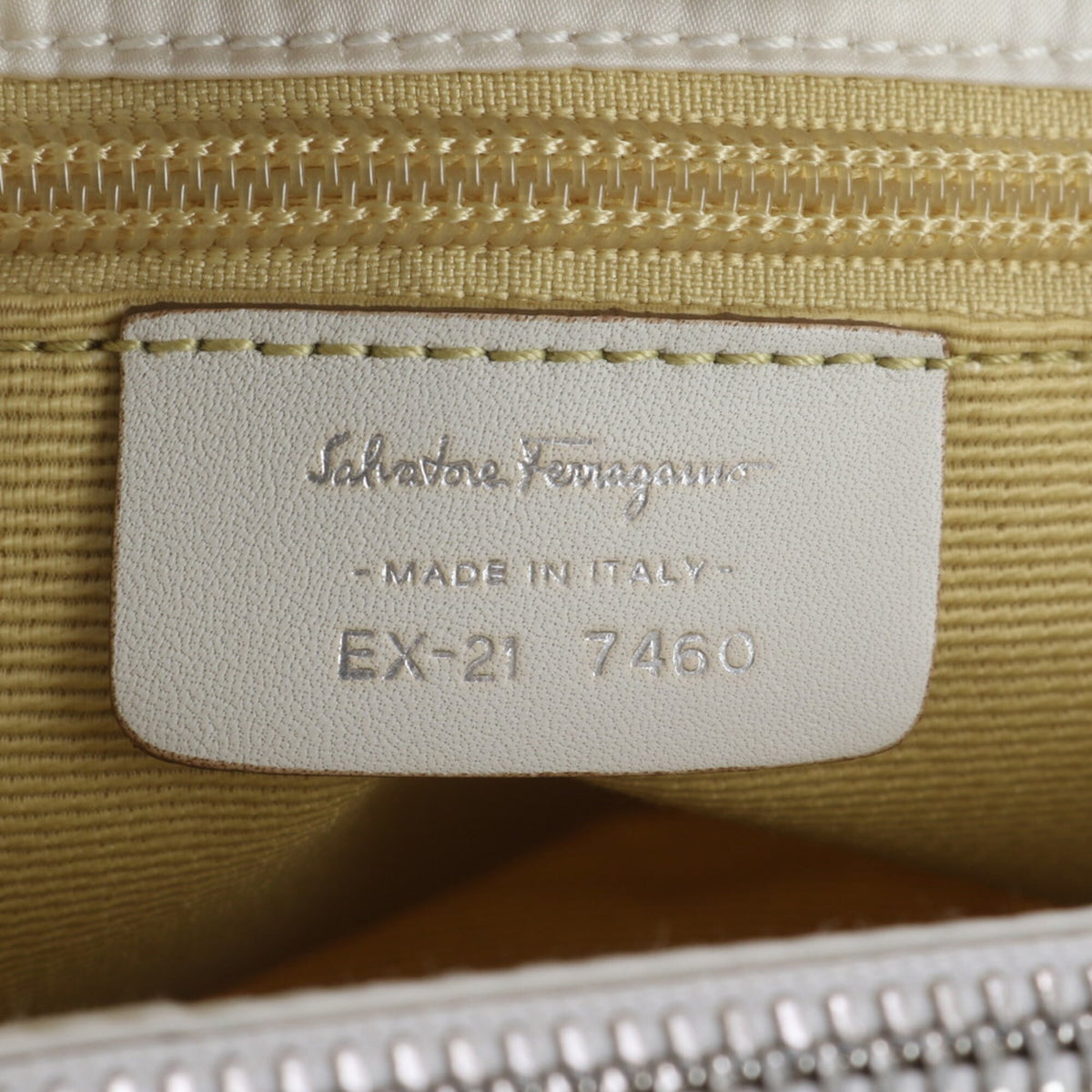 Salvatore Ferragamo Ivory Leather Nylon Handbag Shoulder Bag Tote Bag (Pre-Owned)