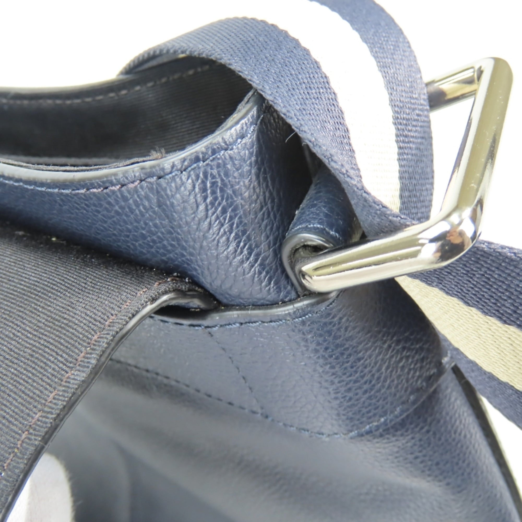 Coach Navy Leather Shoulder Bag (Pre-Owned)