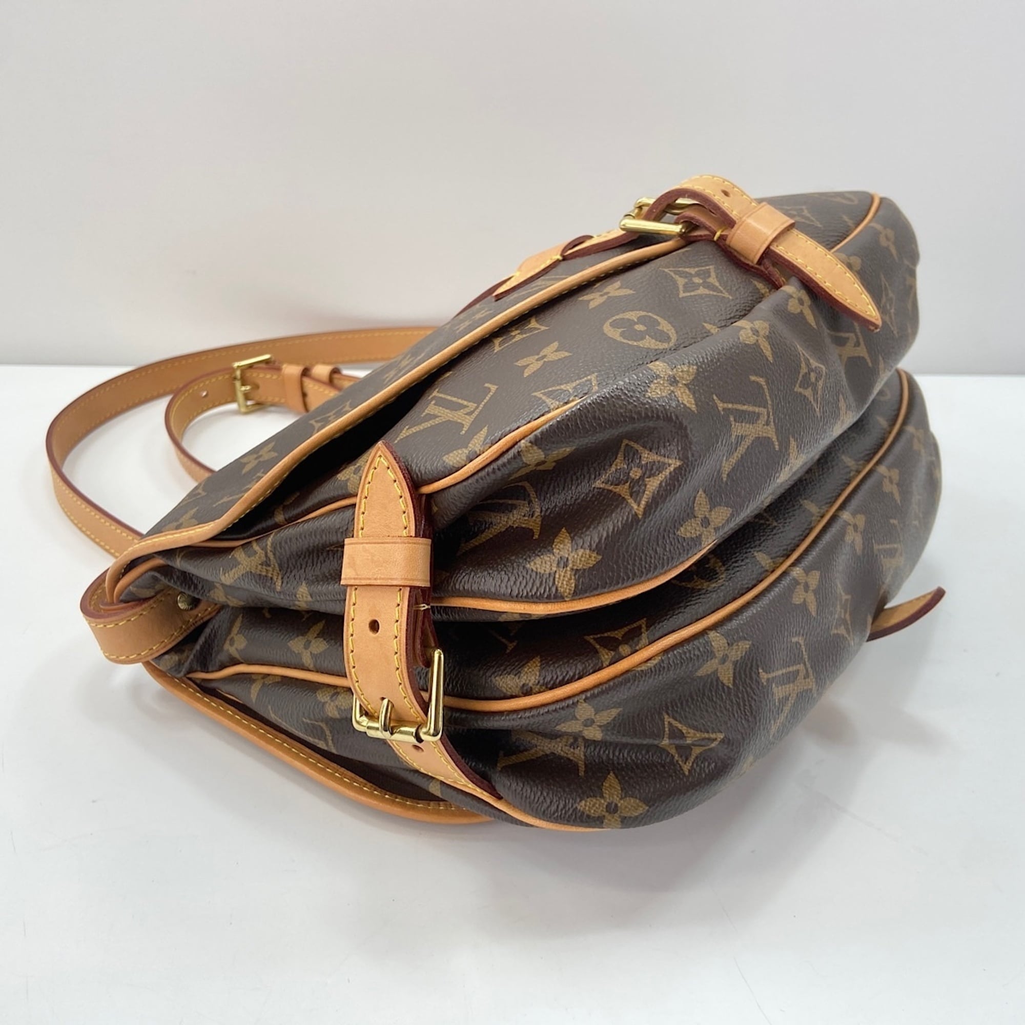 Louis Vuitton Brown Monogram Monogram Shoulder Bag (Pre-Owned)