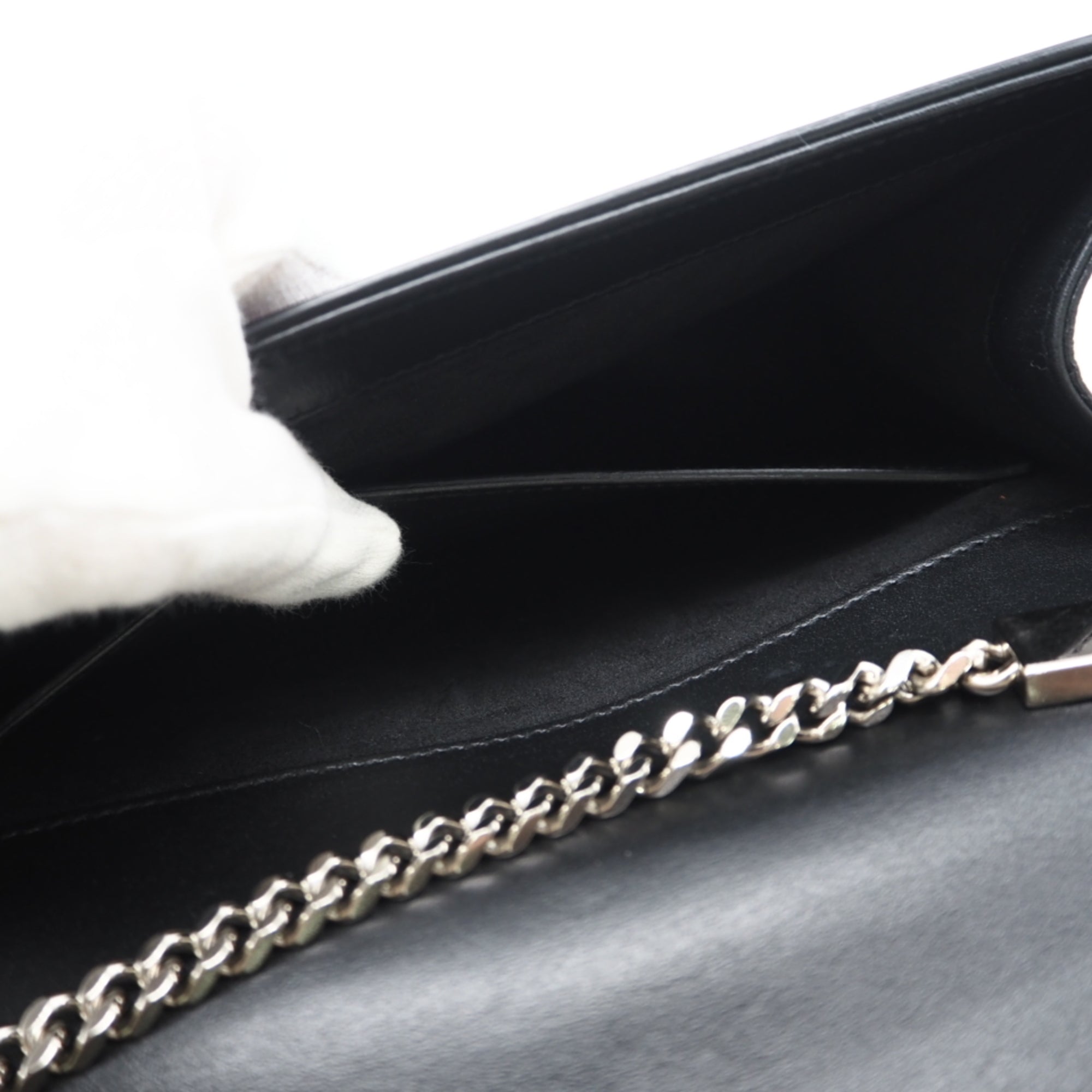 Saint Laurent Black Leather Shoulder Bag (Pre-Owned)
