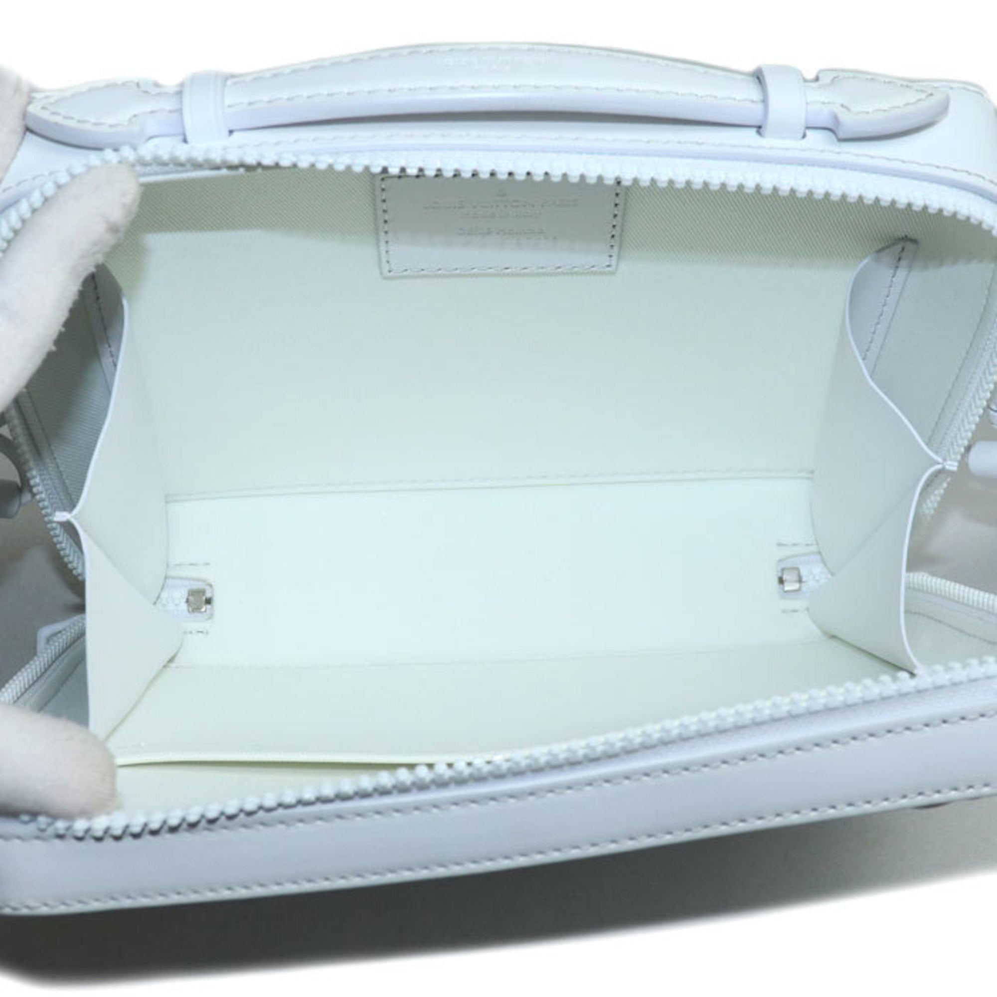 Louis Vuitton White Leather Shoulder Bag (Pre-Owned)