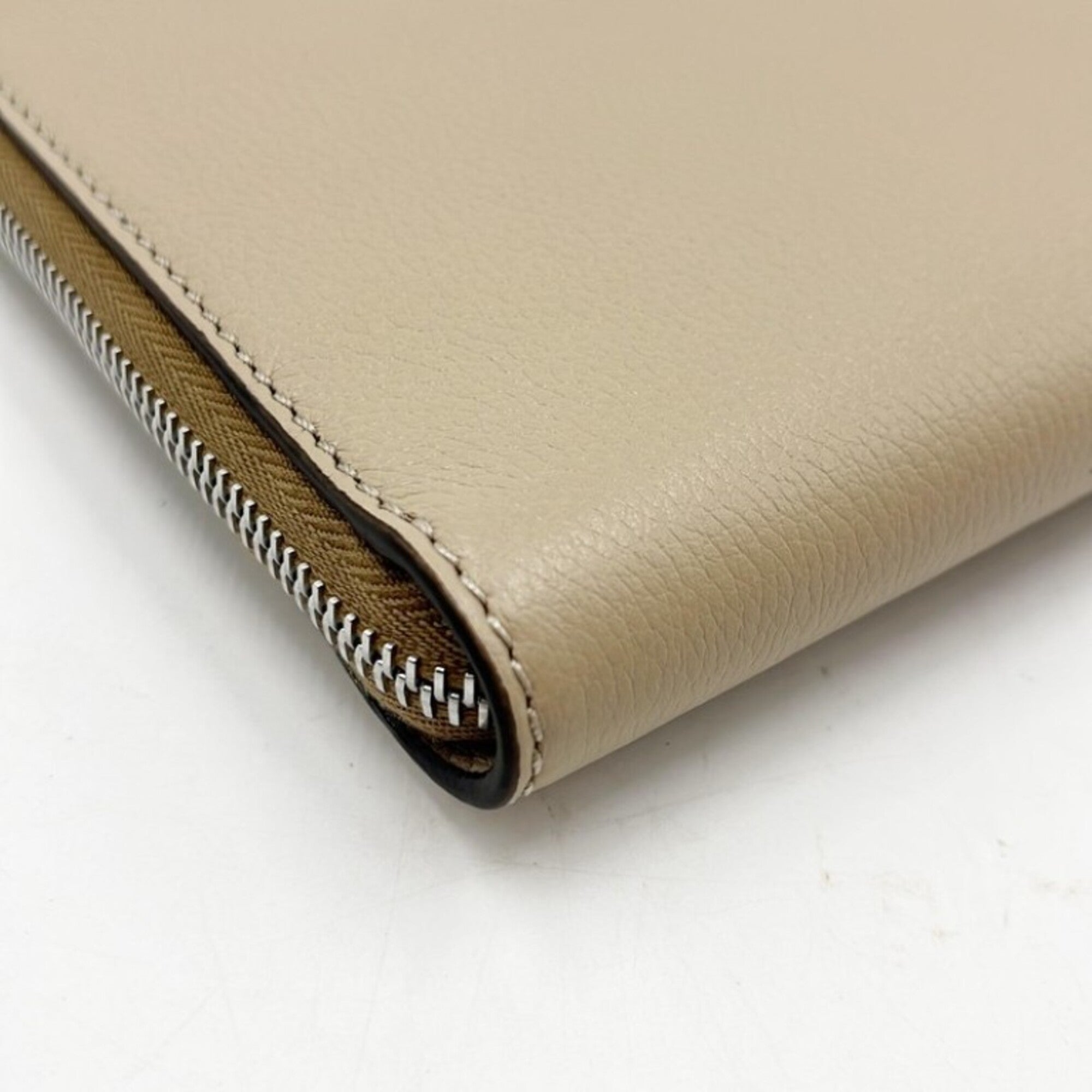 Fendi Beige Leather Clutch Bag (Pre-Owned)