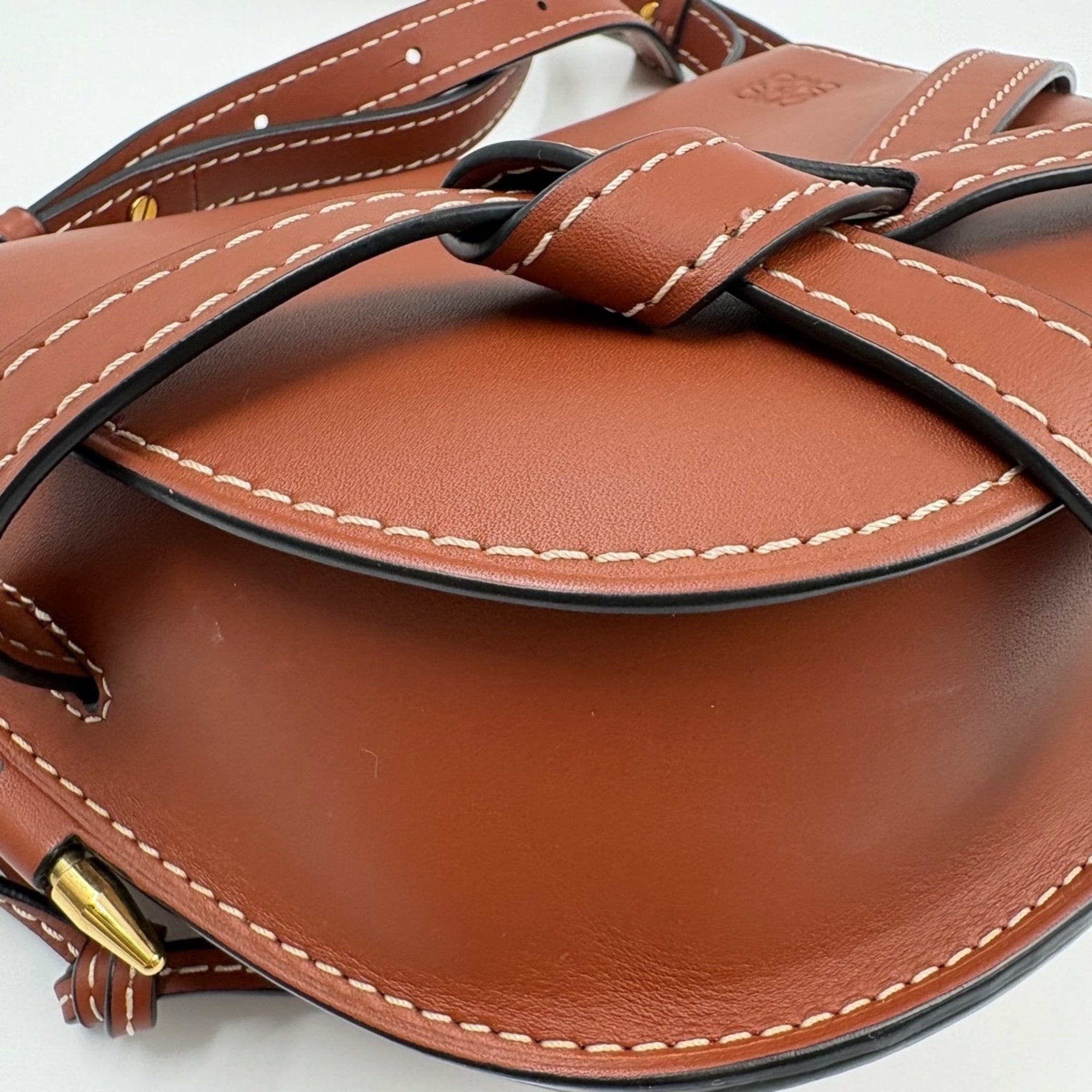 Loewe Brown Shoulder Bag (Pre-Owned)