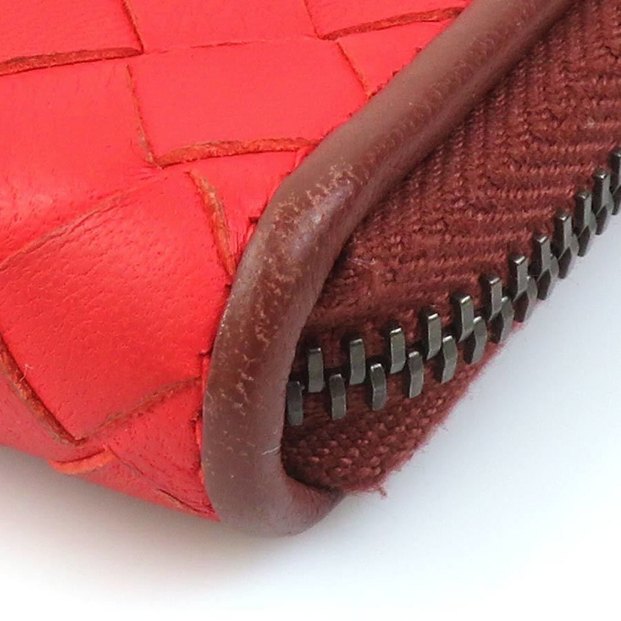 Bottega Veneta Red Color Intrecciato Clutch Bag (Pre-Owned)