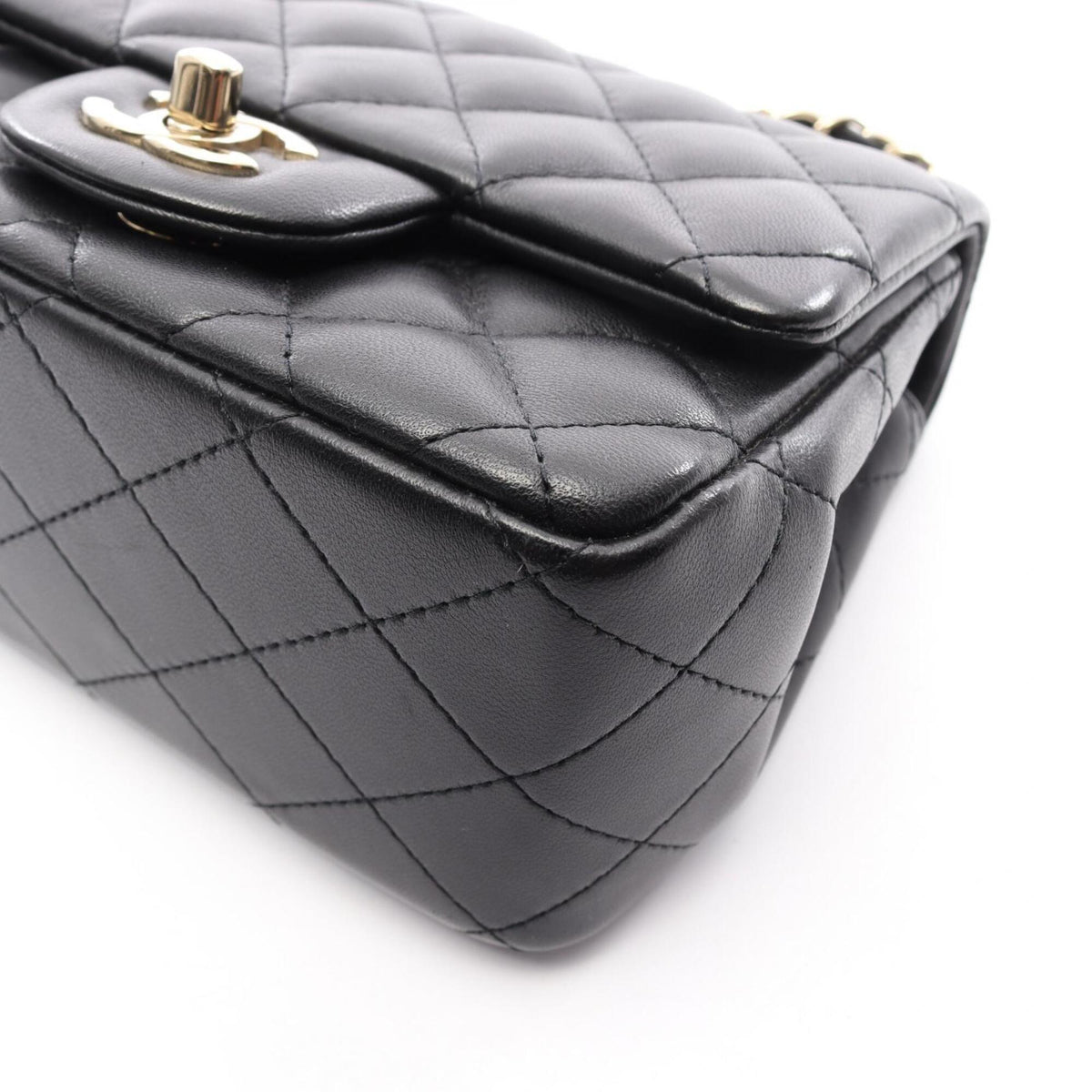 Chanel Black Leather Handbag Shoulder Bag (Pre-Owned)