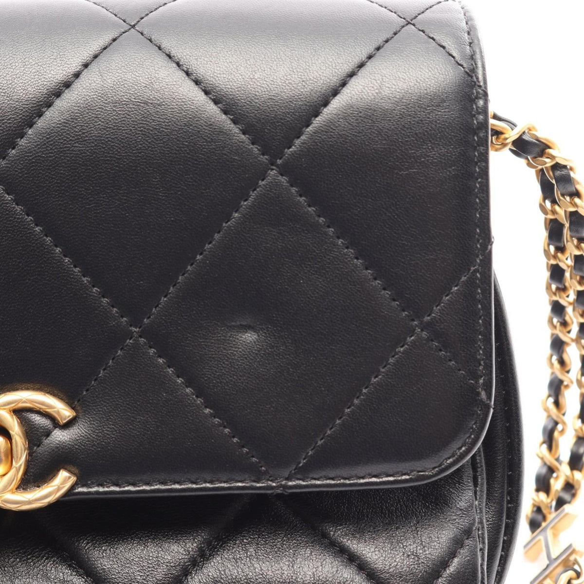 Chanel Black Leather Handbag Shoulder Bag (Pre-Owned)