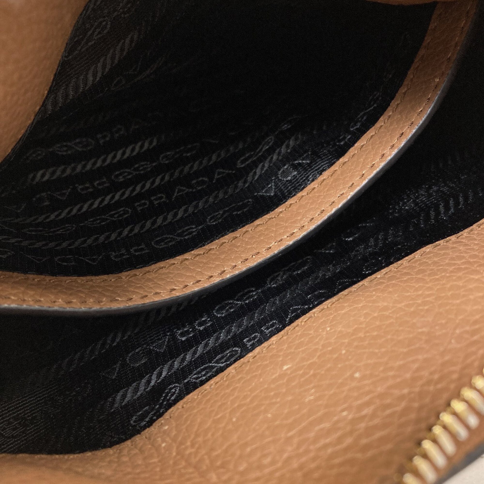 Prada Brown Leather Shoulder Bag (Pre-Owned)