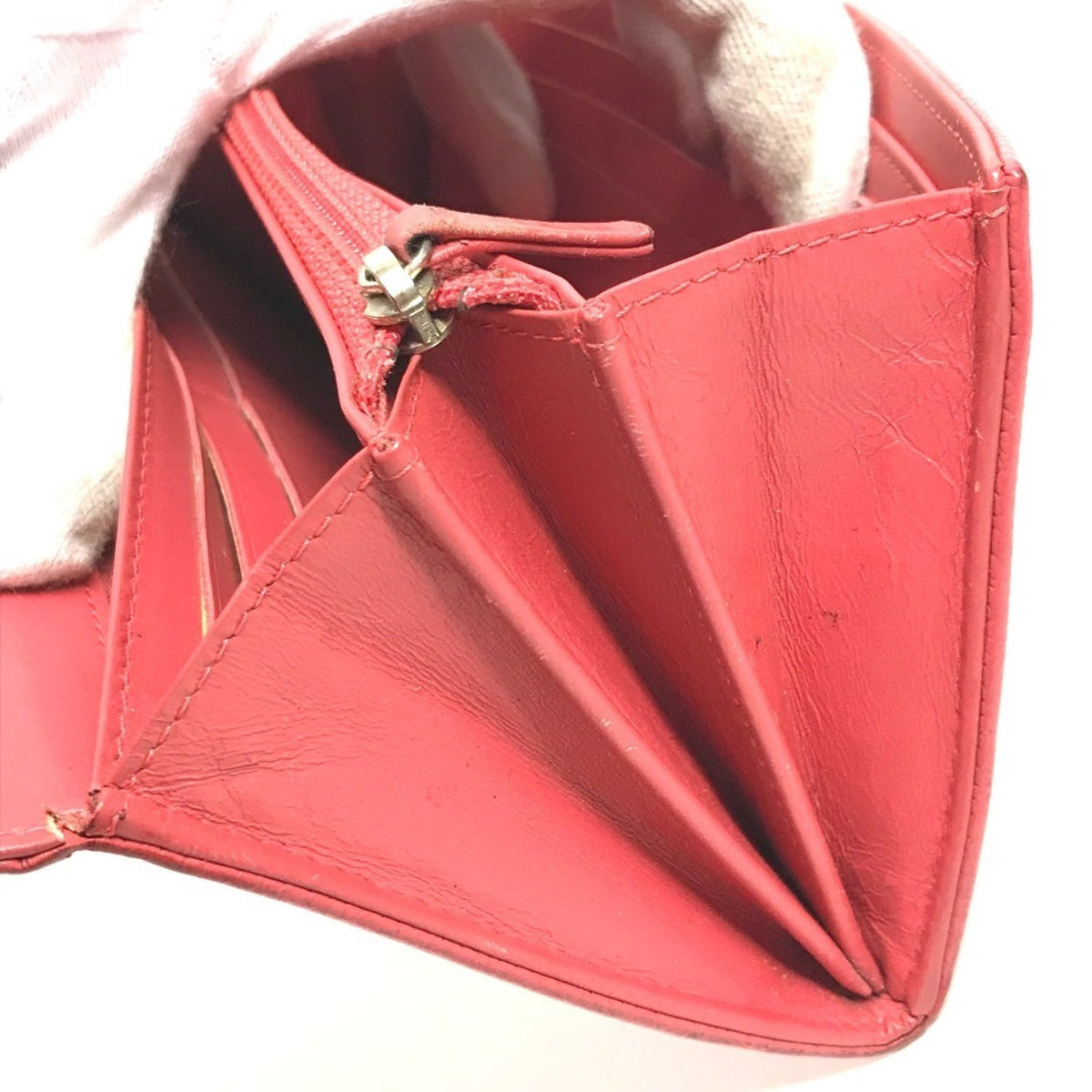 Chanel Red Color Grained Calfskin Long Wallet (Bi-Fold) (Pre-Owned)