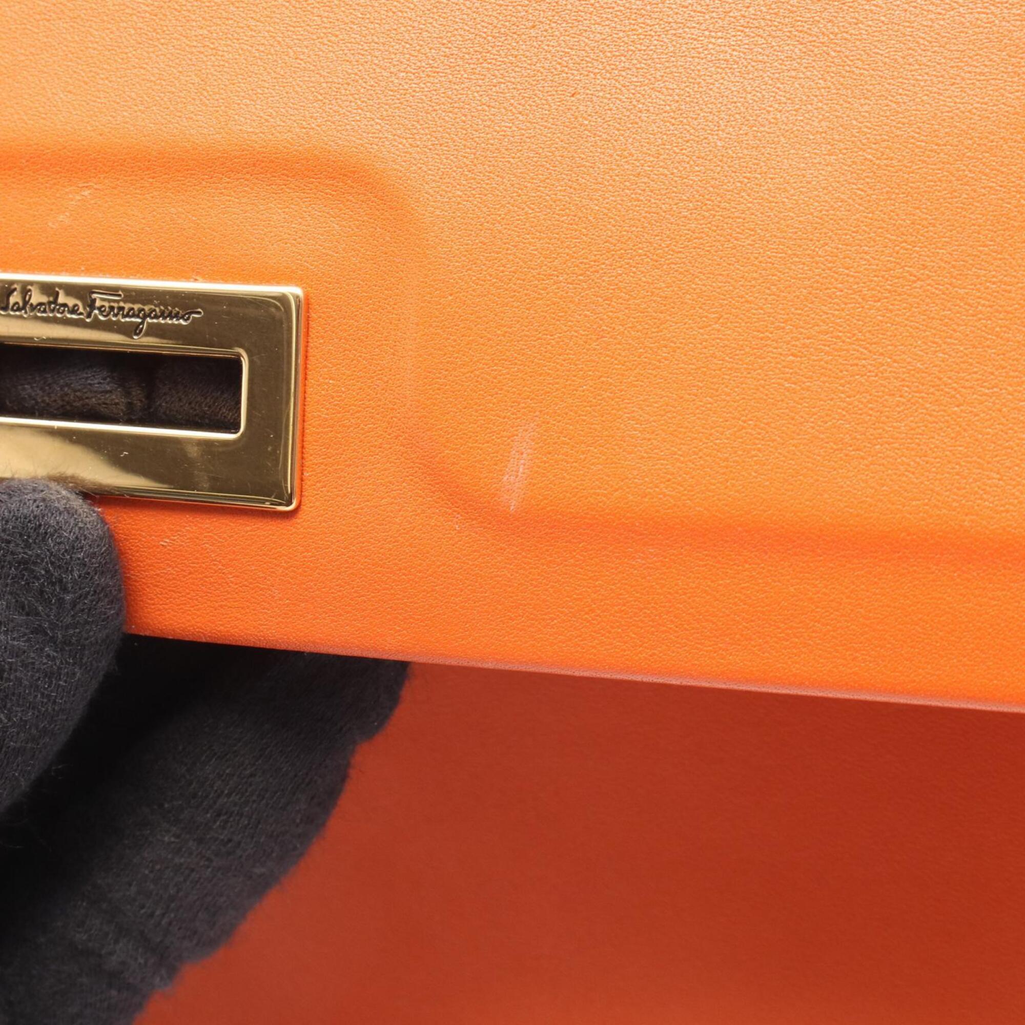 Salvatore Ferragamo Orange Leather Handbag (Pre-Owned)