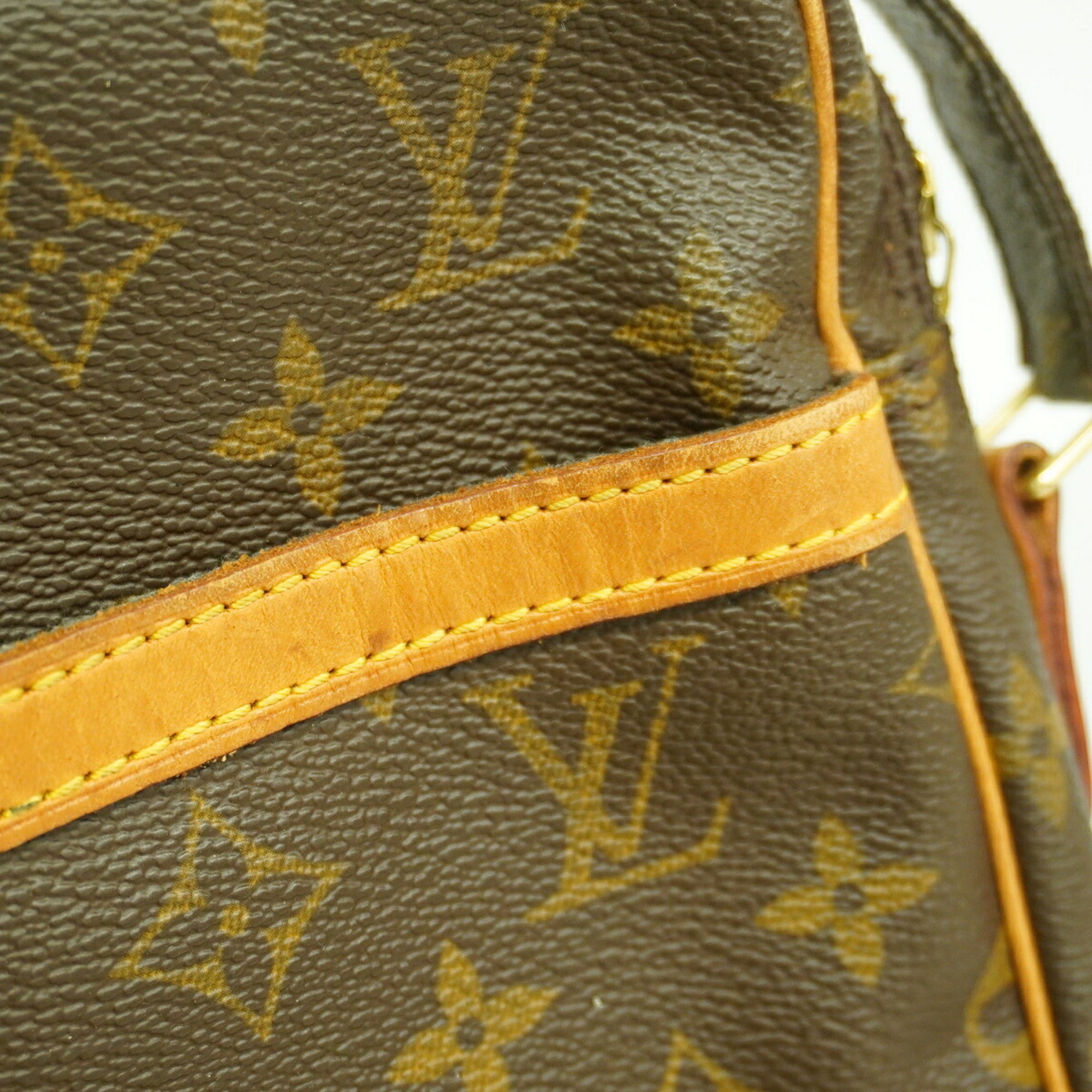 Louis Vuitton Brown Shoulder Bag (Pre-Owned)