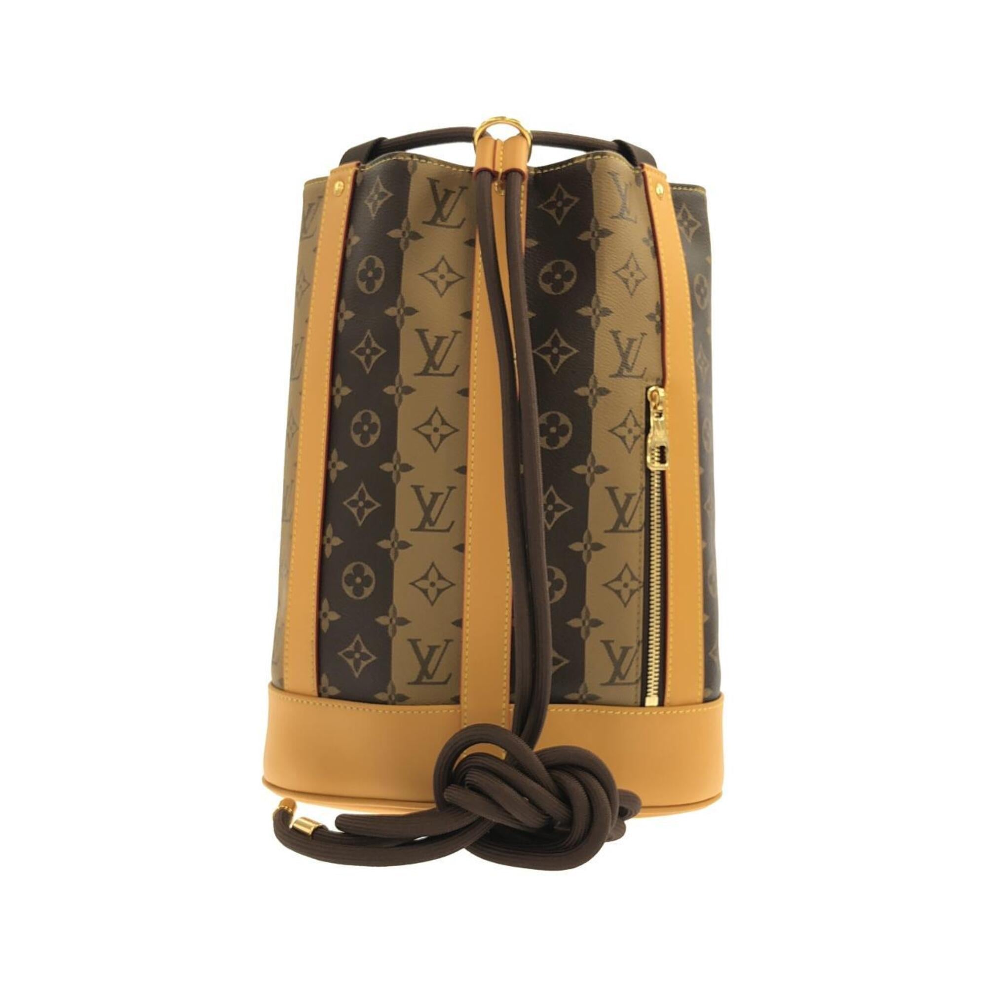 Louis Vuitton Marron Coated Canvas Shoulder Bag (Pre-Owned)