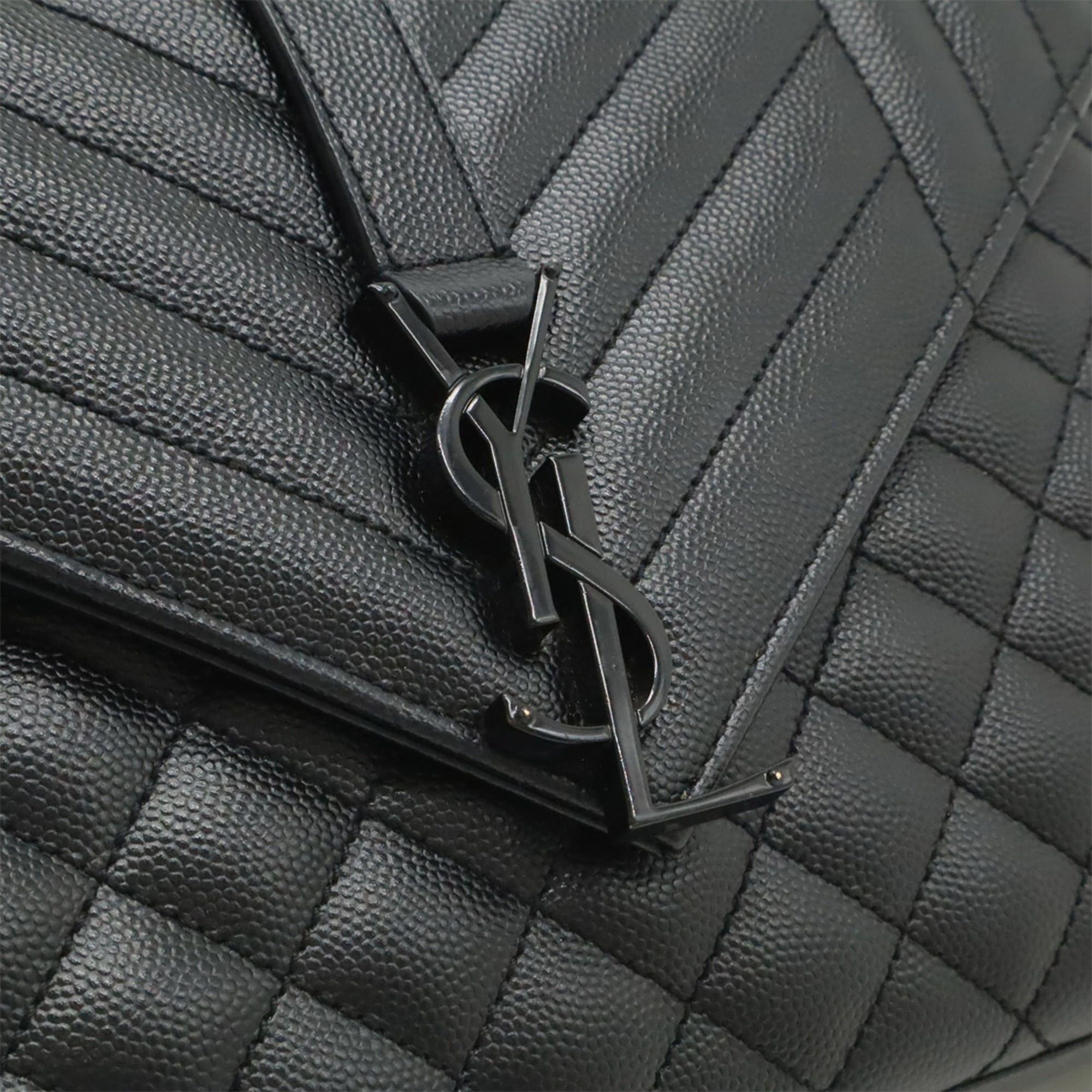 Yves Saint Laurent Black Leather Shoulder Bag (Pre-Owned)