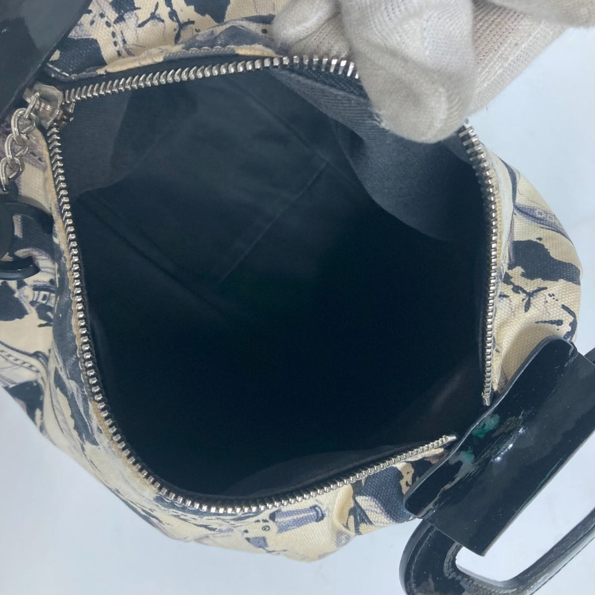 Chanel Black White Canvas Handbag (Pre-Owned)