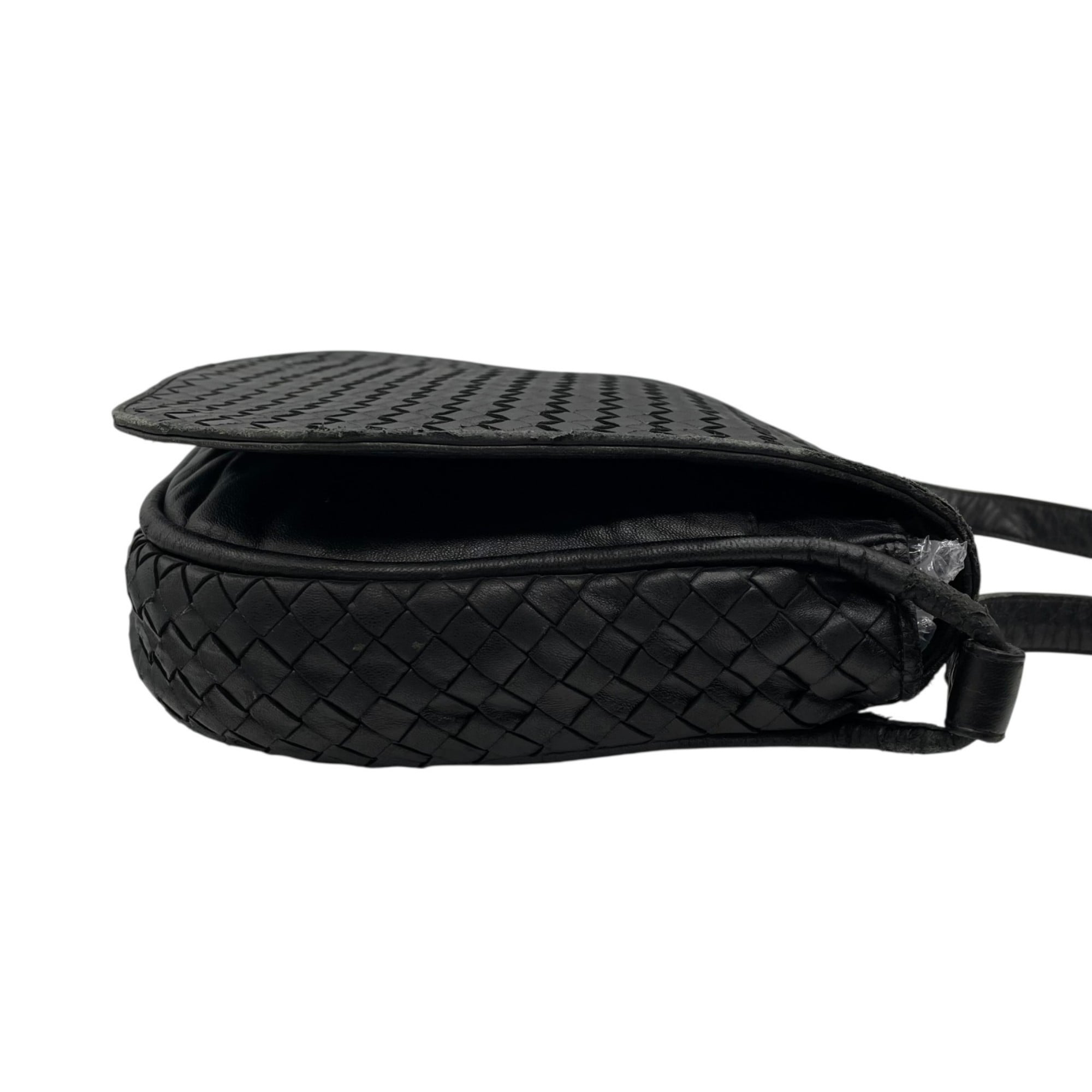 Bottega Veneta Black Intrecciato Shoulder Bag (Pre-Owned)