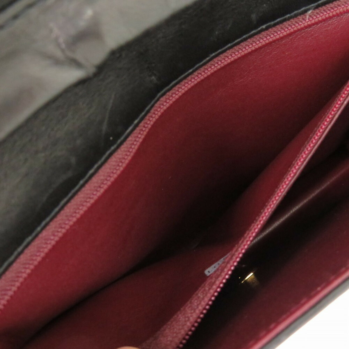 Chanel Matelasse Black Leather Shoulder Bag (Pre-Owned)