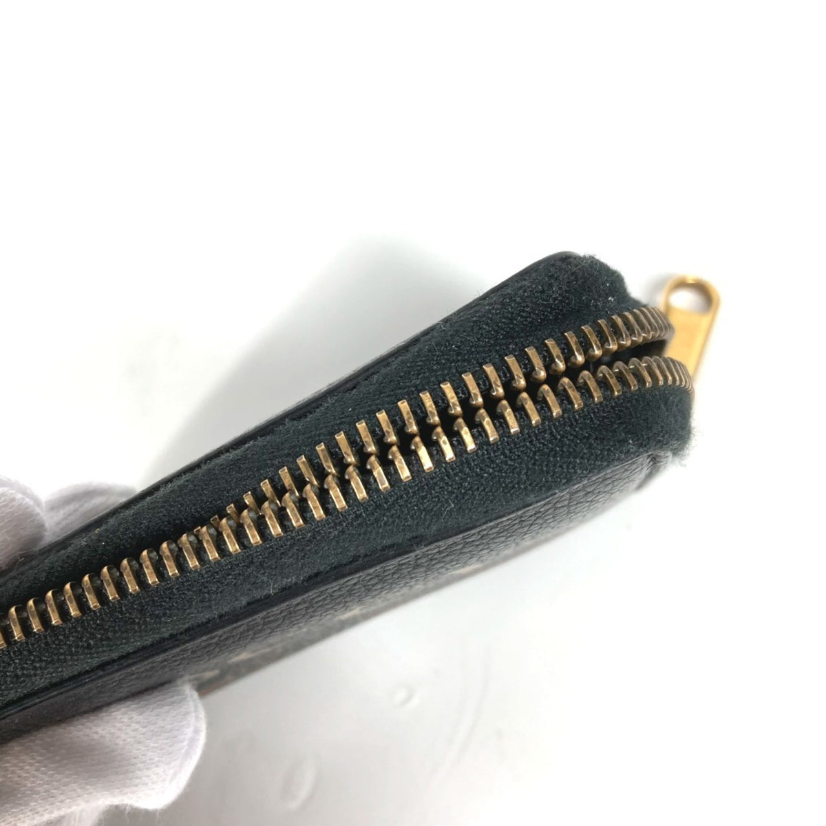 Gucci Black Leather Coin Purse/Coin Case (Pre-Owned)