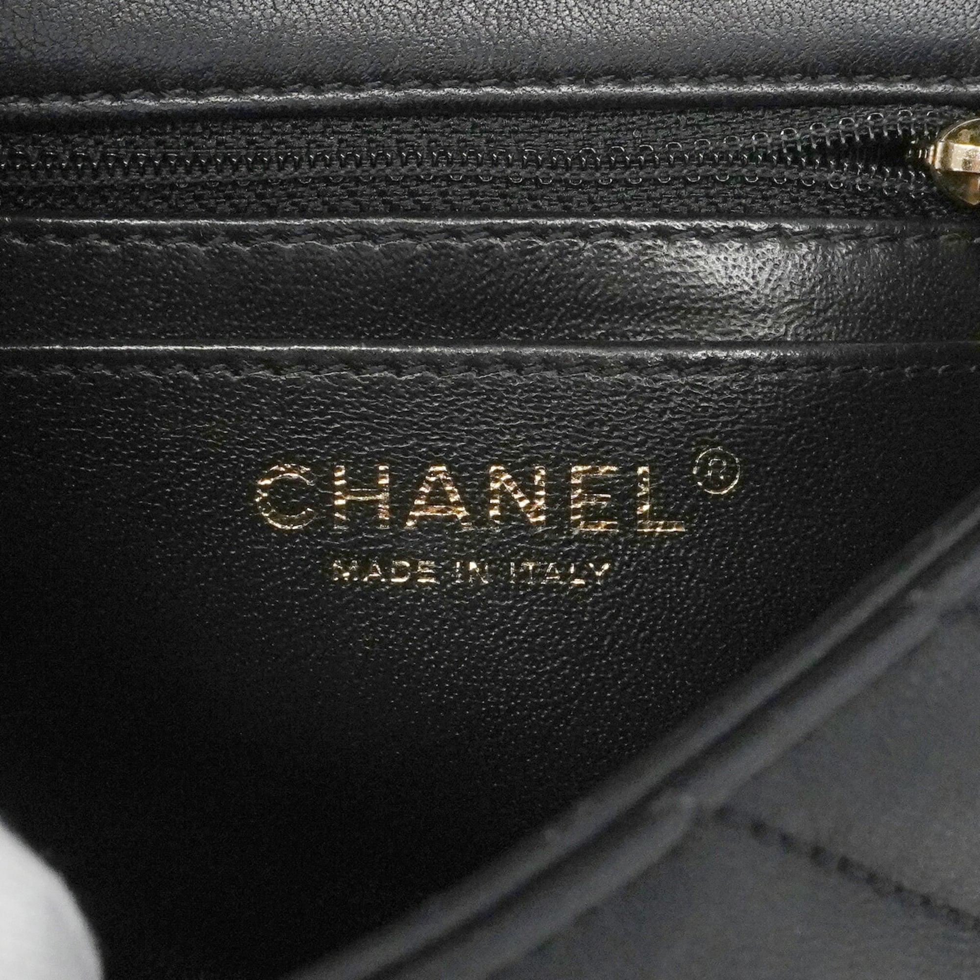 Chanel Black Leather Handbag (Pre-Owned)
