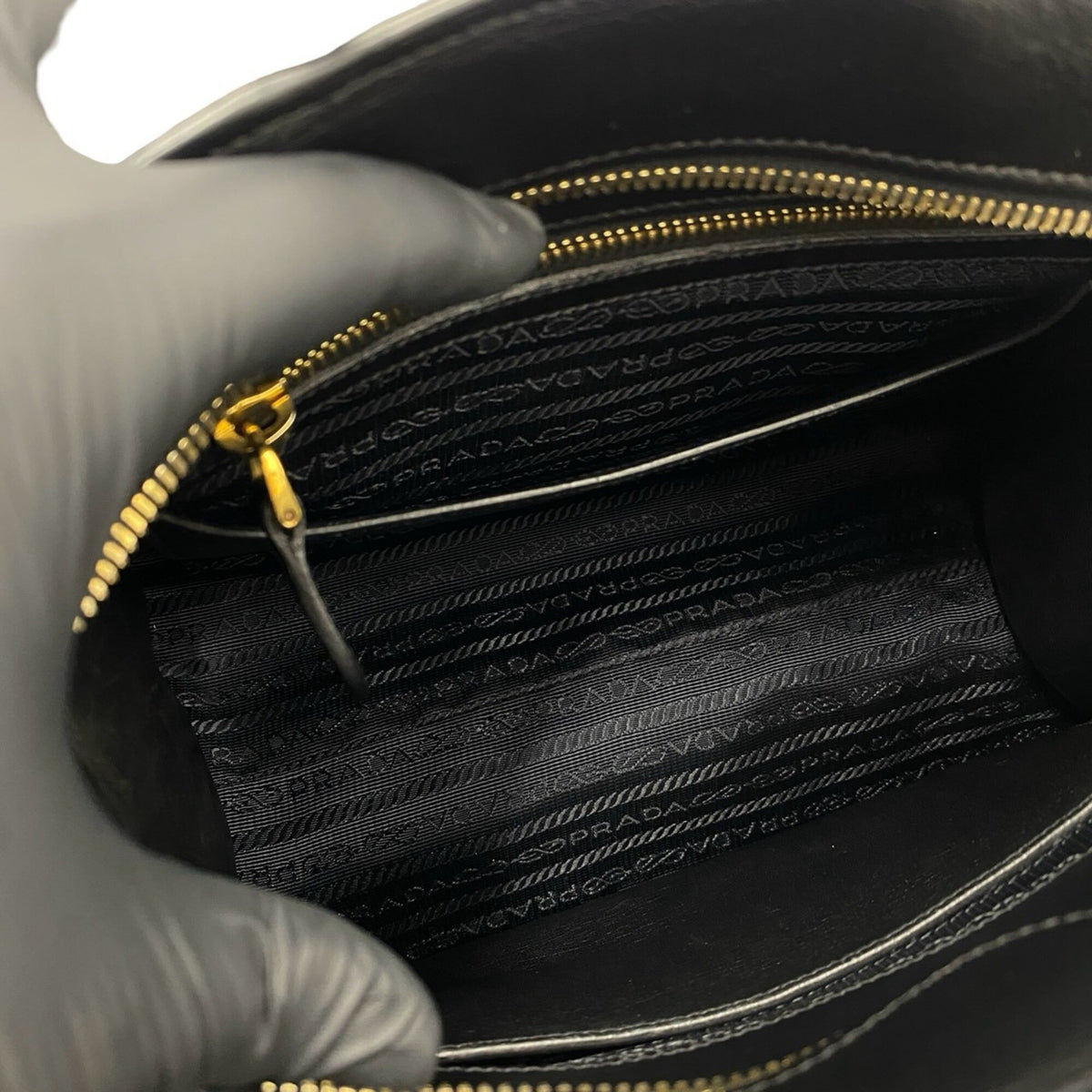 Prada Black Leather Handbag Shoulder Bag Tote Bag (Pre-Owned)