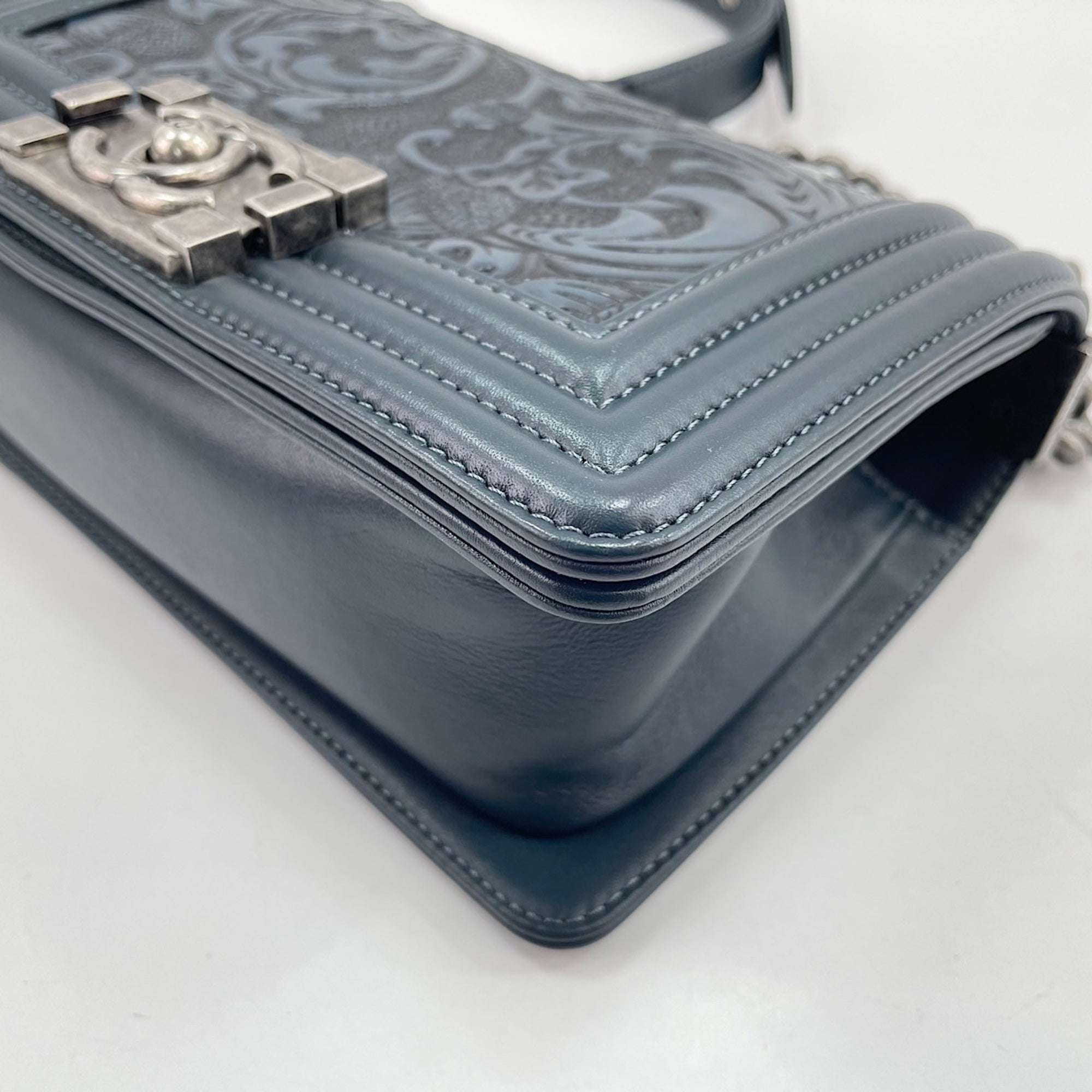Chanel Blue Shoulder Bag (Pre-Owned)