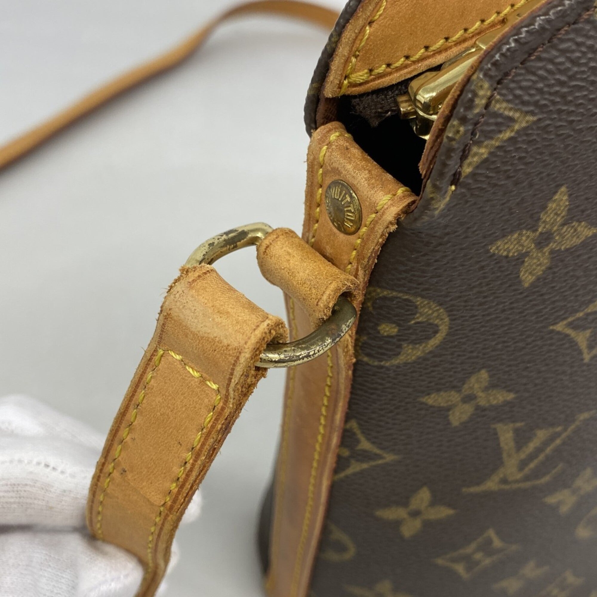 Louis Vuitton Brown Shoulder Bag (Pre-Owned)