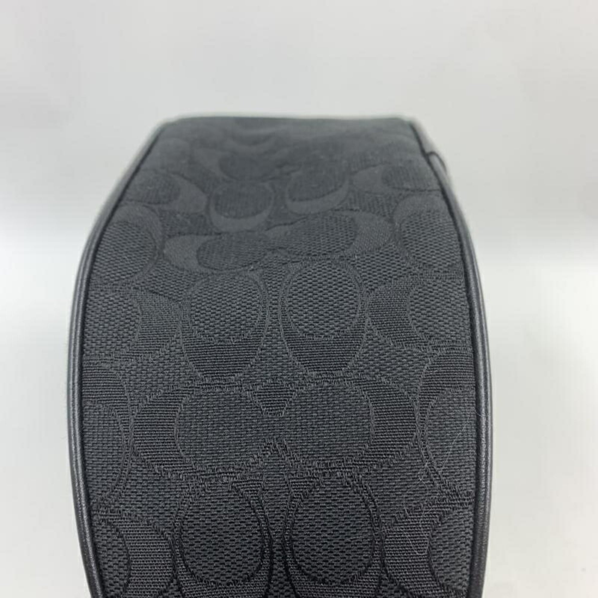 Coach Black Shoulder Bag (Pre-Owned)