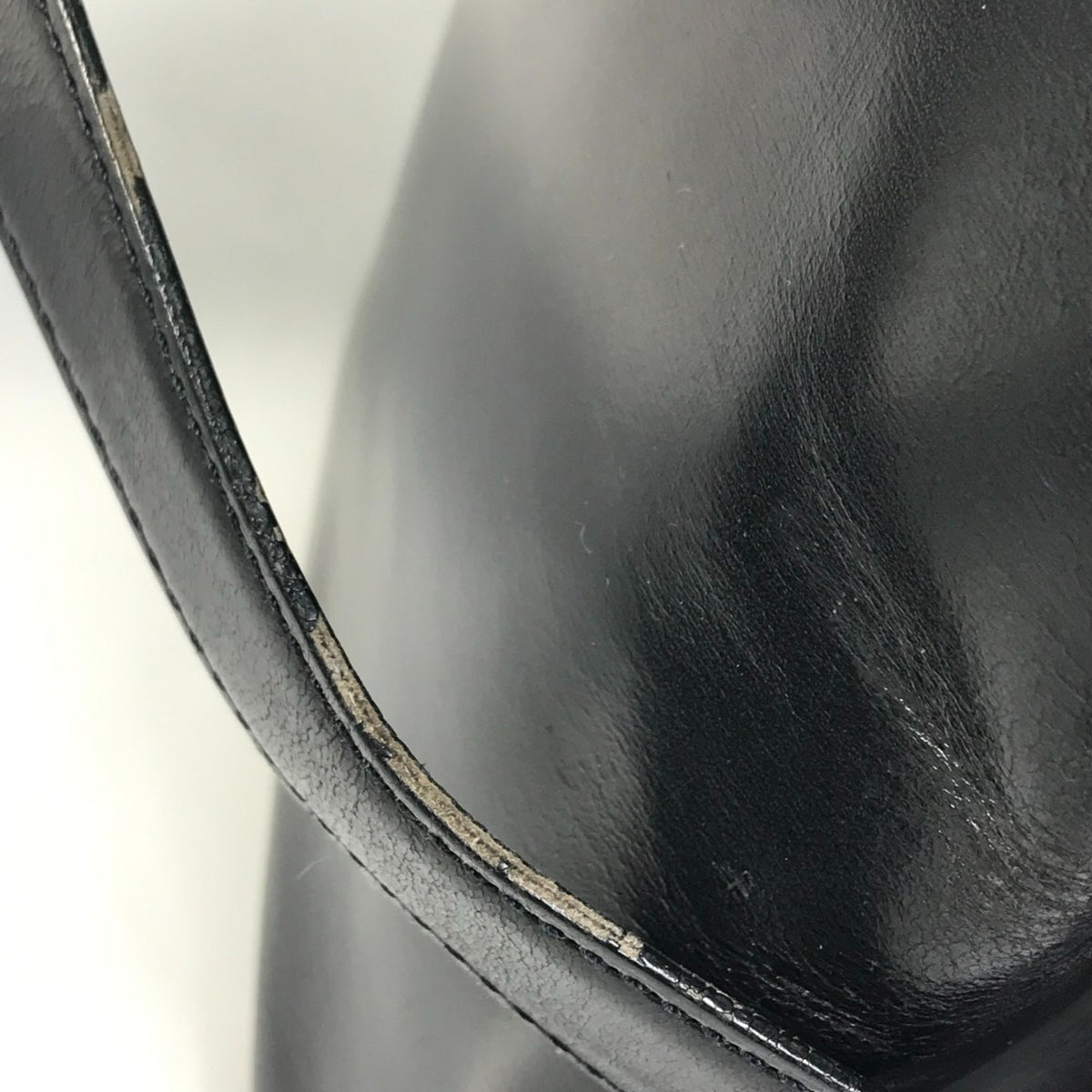 Cartier Black Leather Shoulder Bag (Pre-Owned)