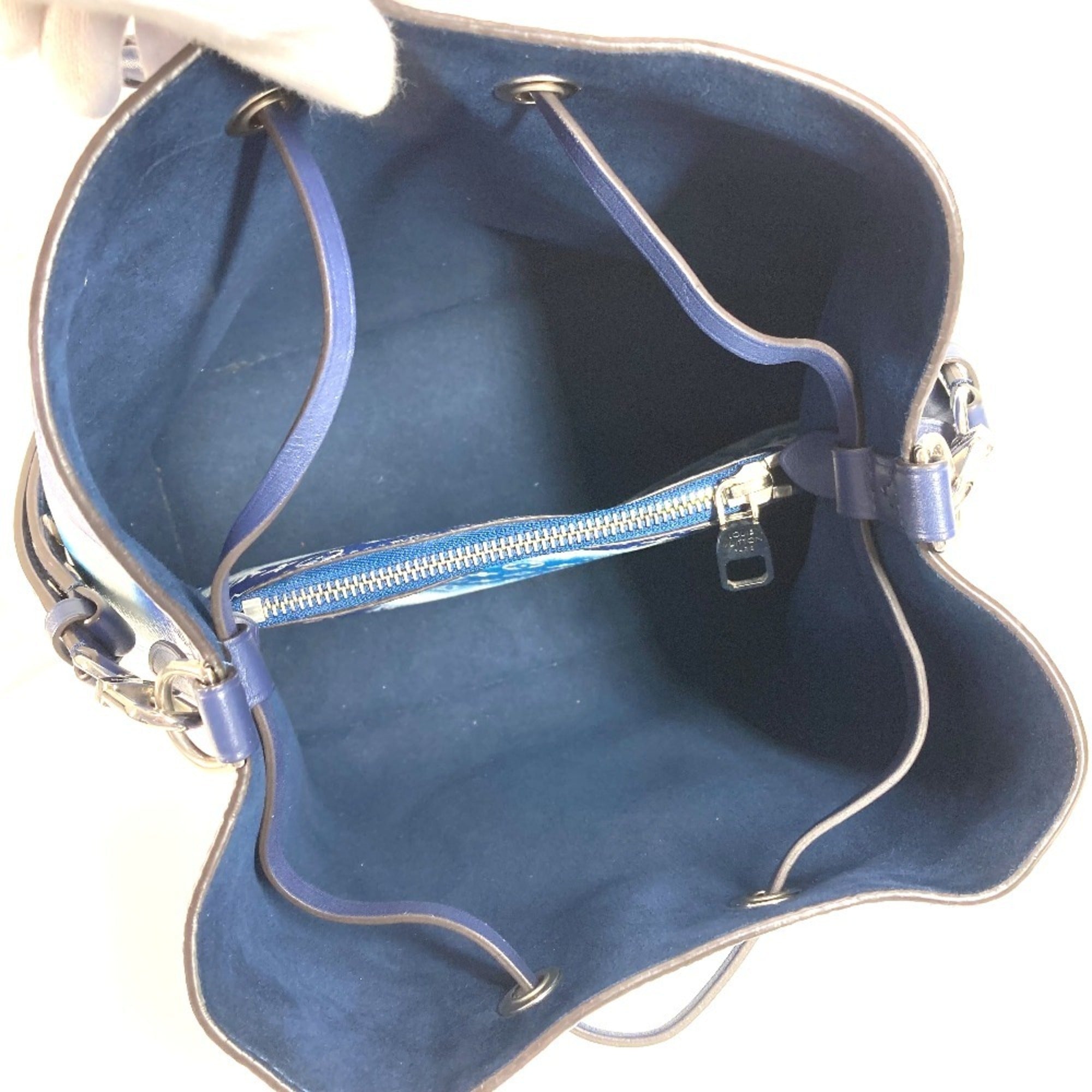 Louis Vuitton Blue White Leather Shoulder Bag (Pre-Owned)