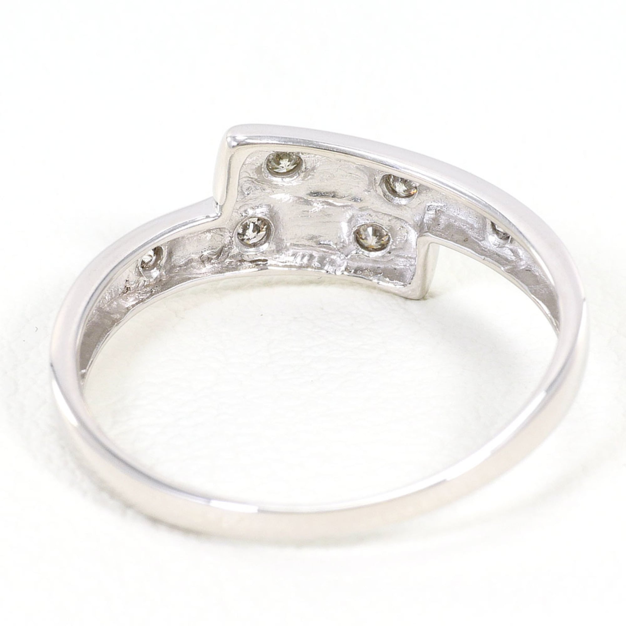 Unbranded White Gold White Gold (18K) Band Ring (Pre-Owned)