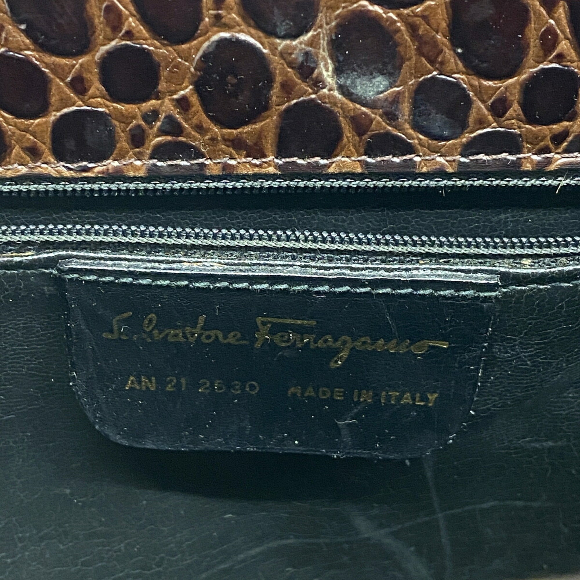 Salvatore Ferragamo Brown Leather Shoulder Bag (Pre-Owned)