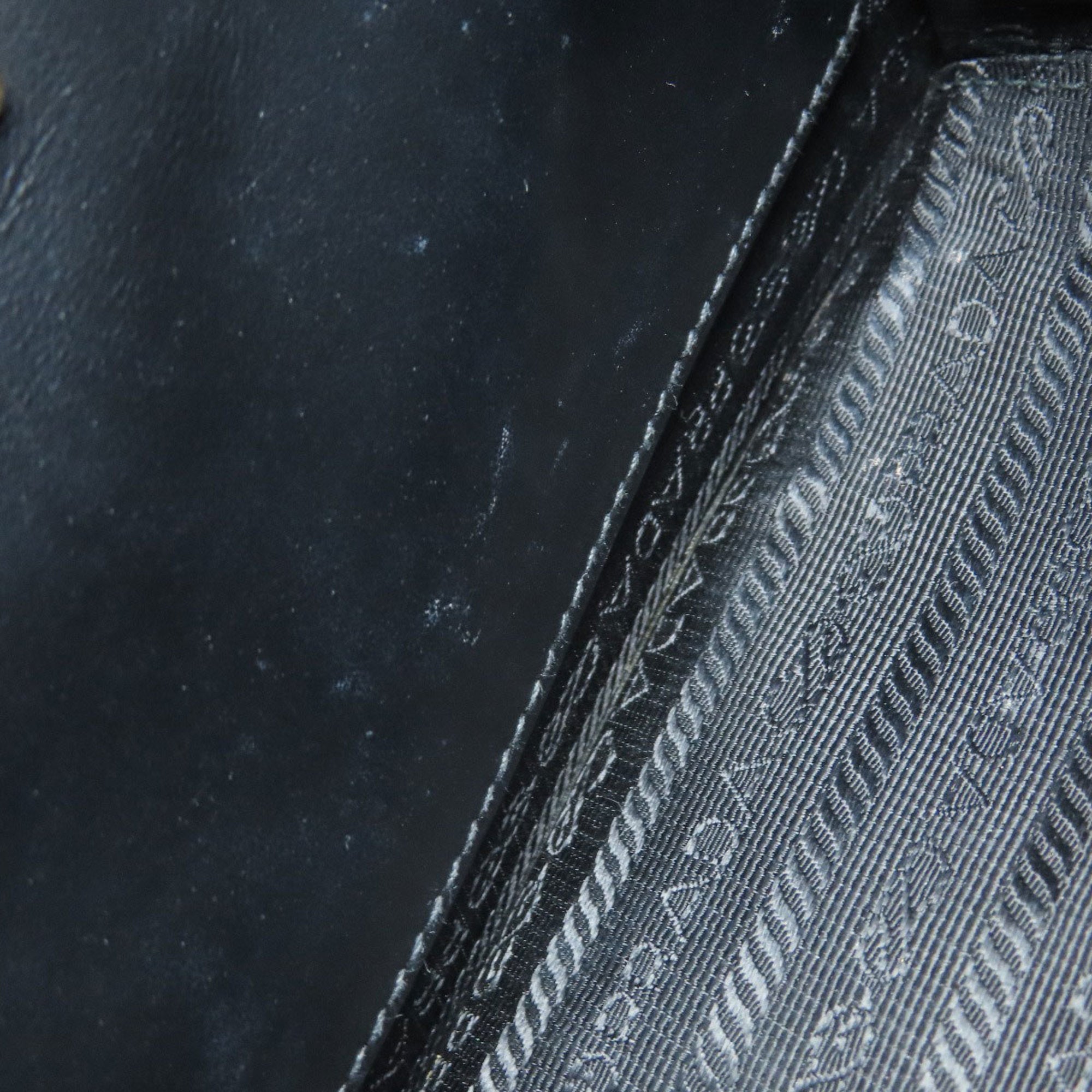 Prada Saffiano Black Saffiano Shoulder Bag (Pre-Owned)