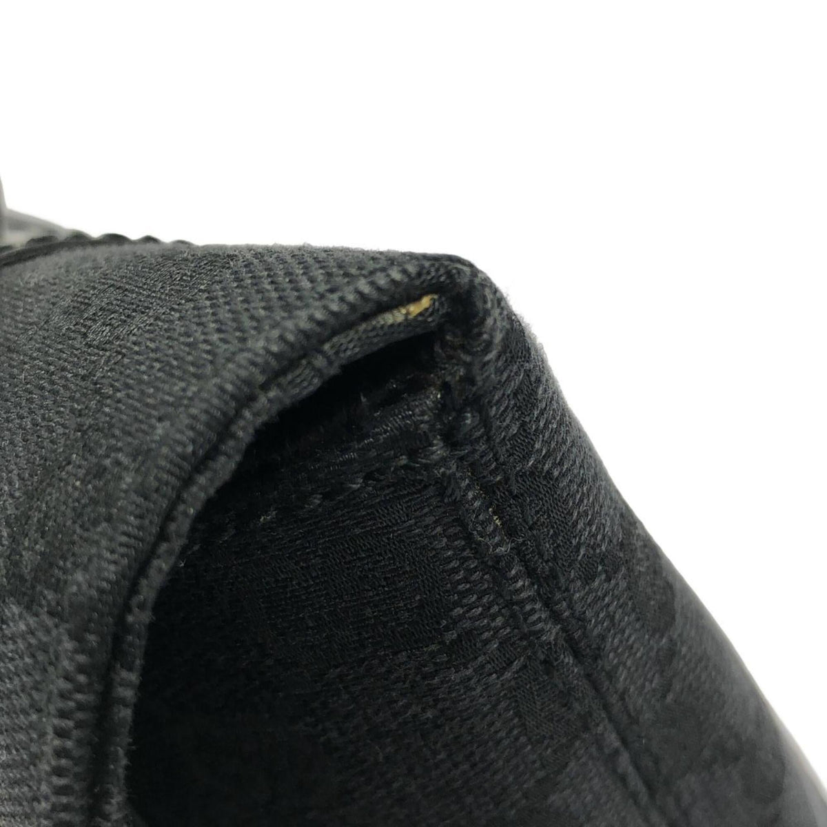 Gucci Black Gg Canvas Handbag (Pre-Owned)