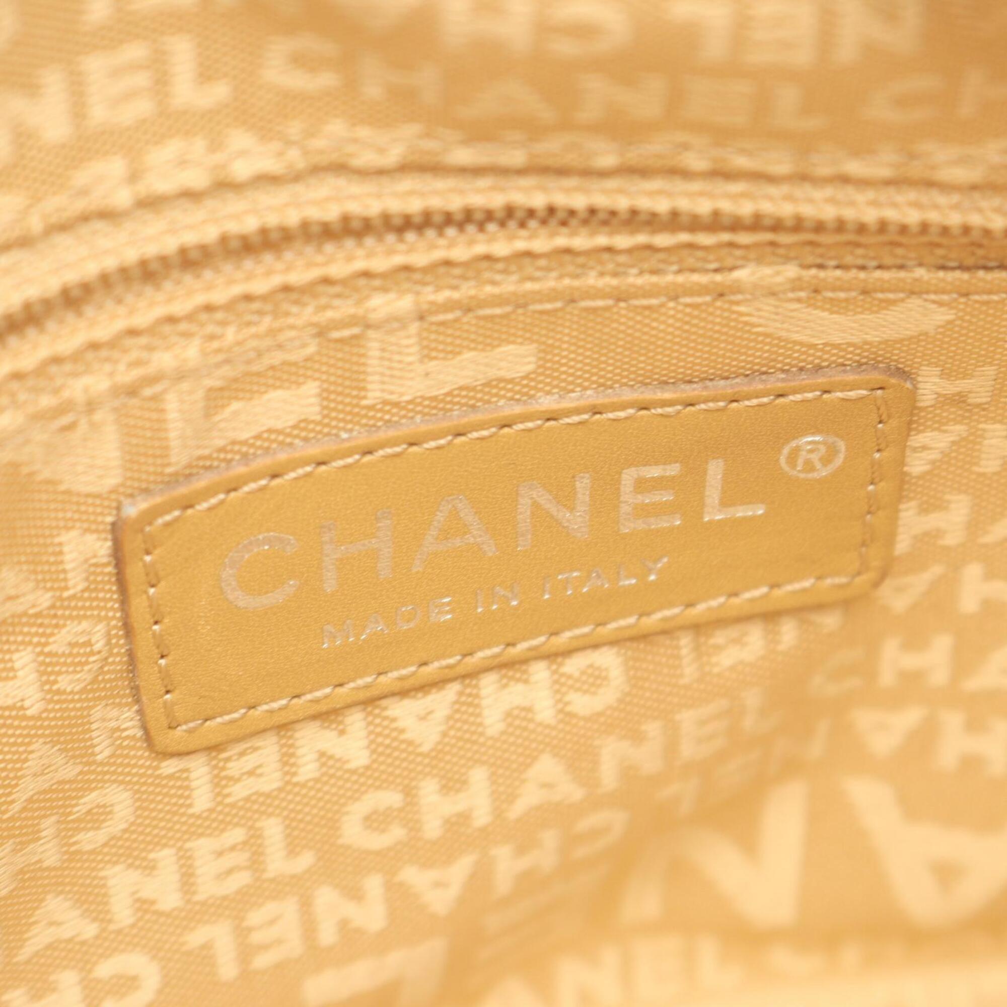 Chanel Black Grained Calfskin Handbag (Pre-Owned)