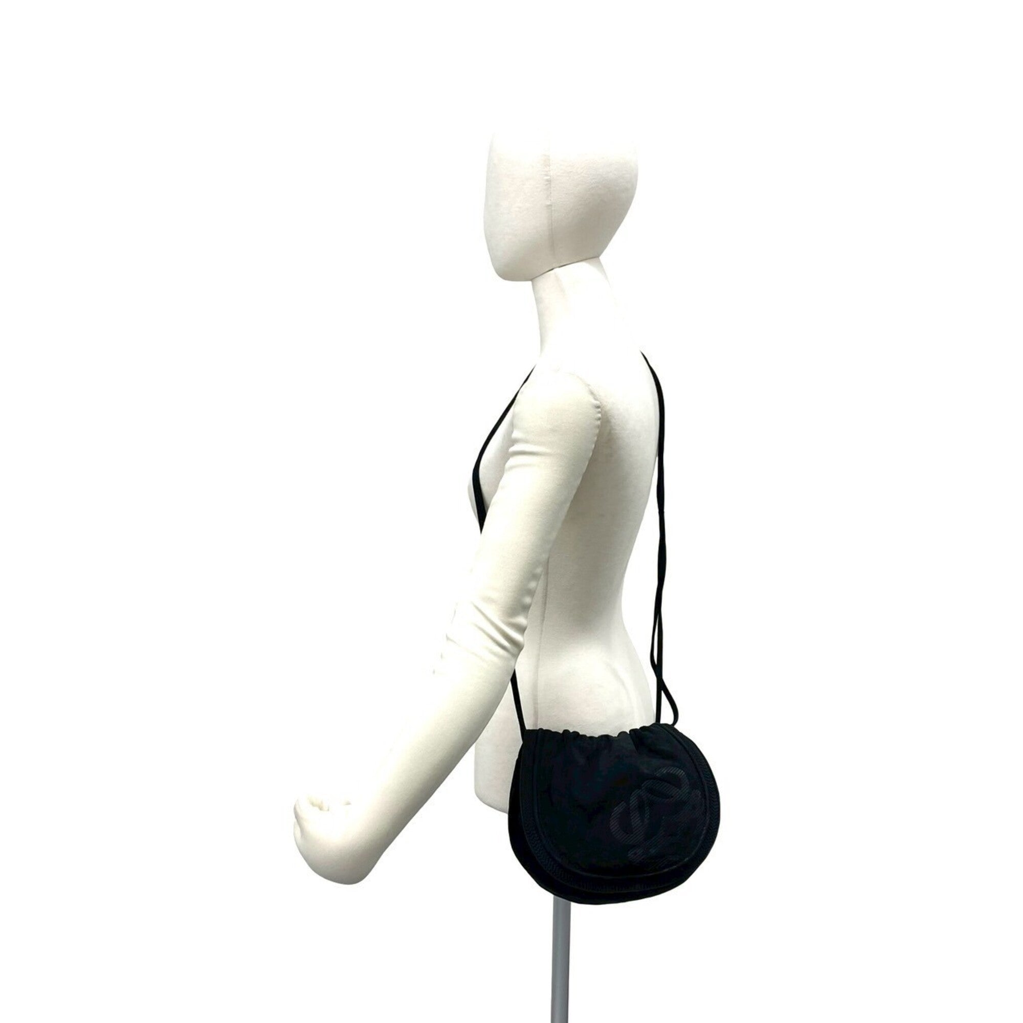 Loewe Black Leather Pochette Shoulder Bag (Pre-Owned)