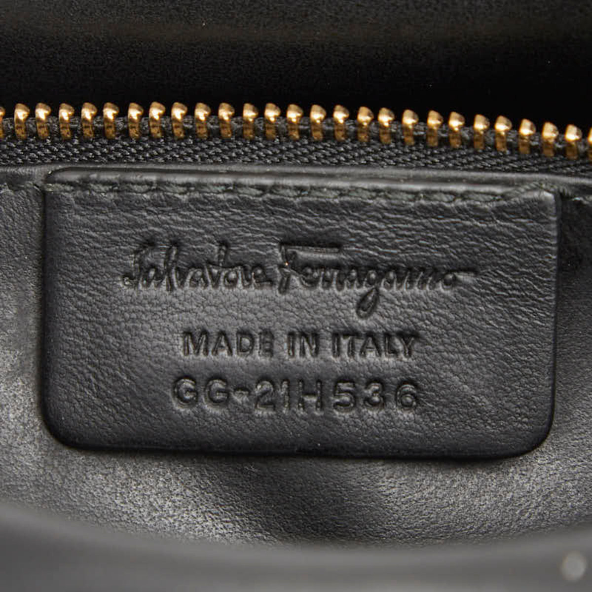 Salvatore Ferragamo Black Leather Shoulder Bag (Pre-Owned)