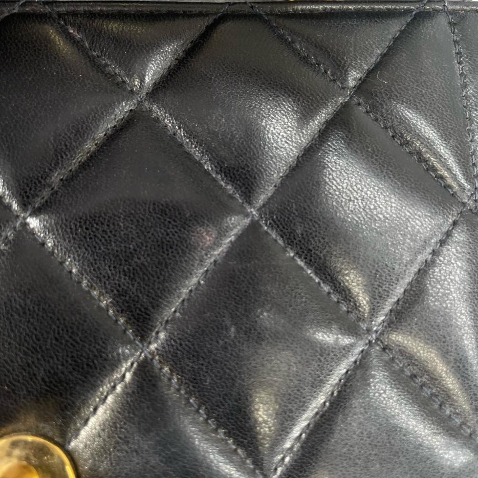 Chanel Black Leather Shoulder Bag (Pre-Owned)