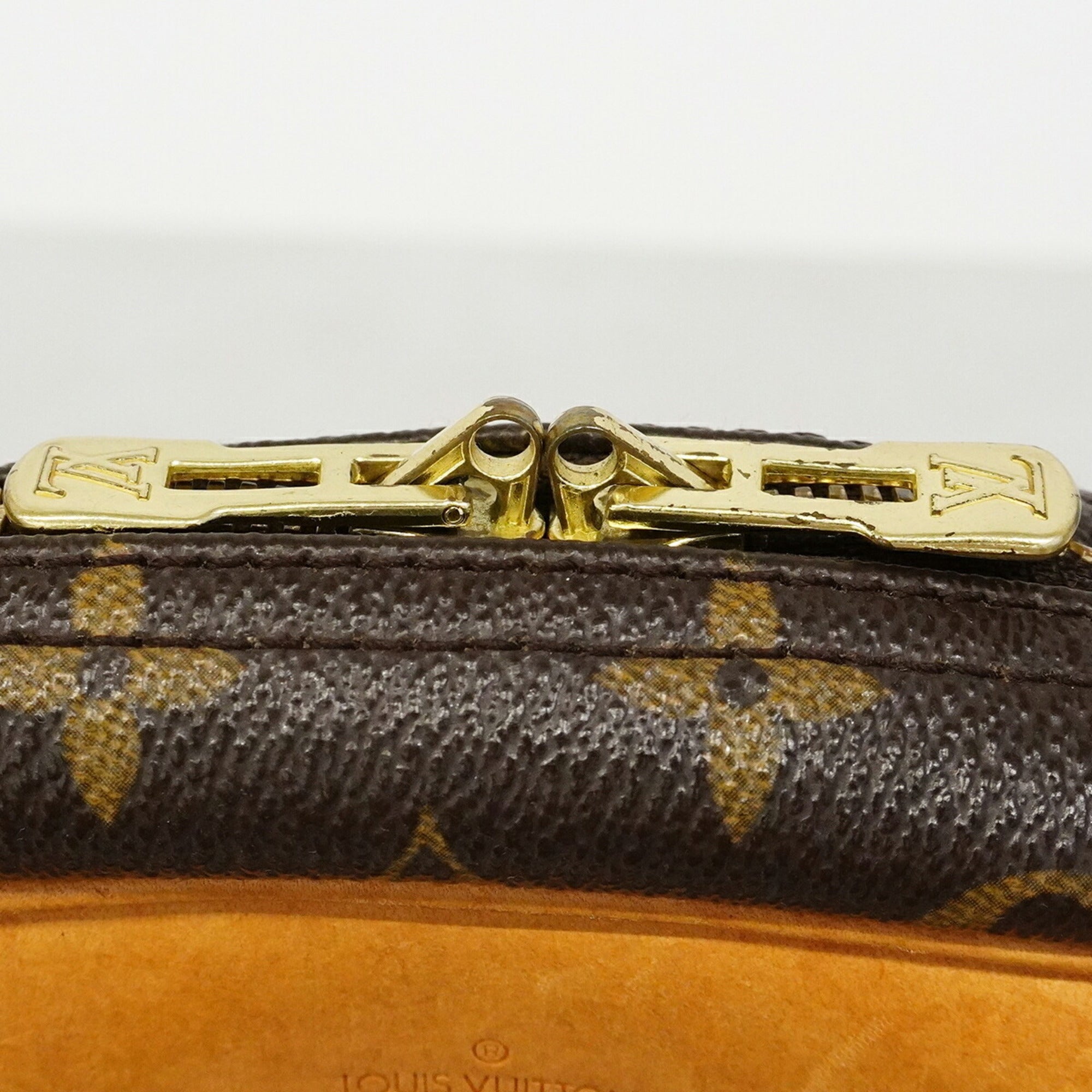 Louis Vuitton Brown Handbag (Pre-Owned)
