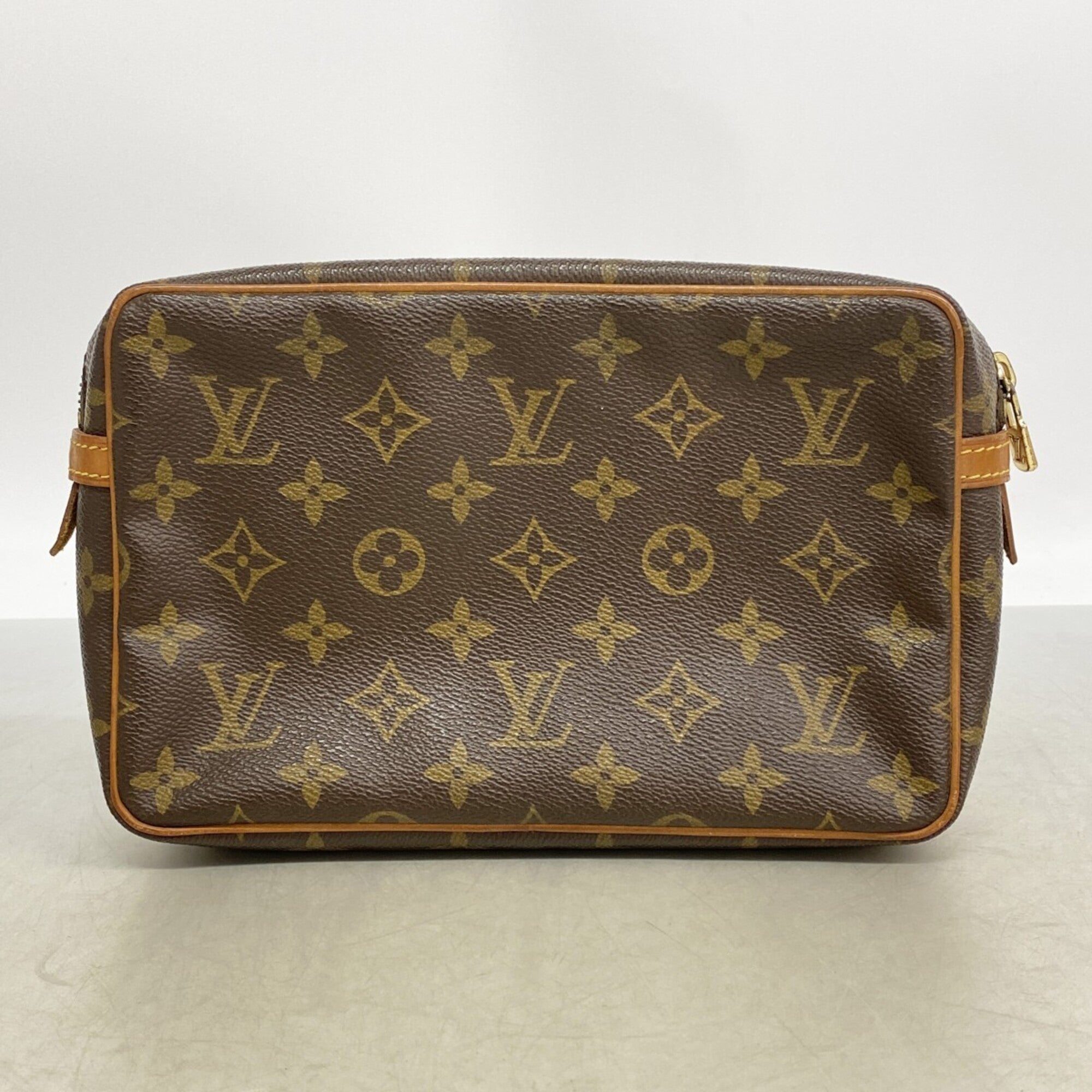 Louis Vuitton Brown Clutch Bag (Pre-Owned)