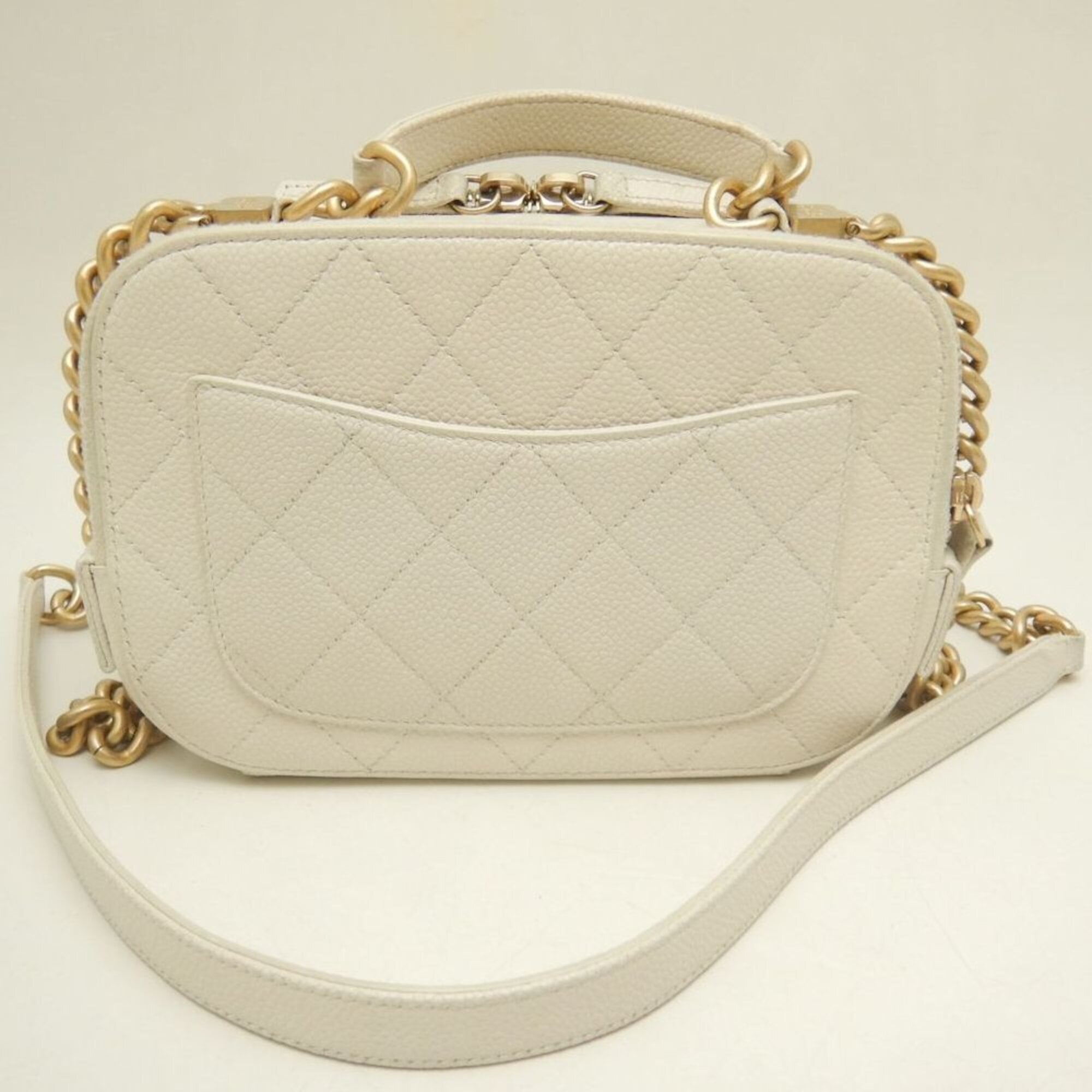 Chanel White Grained Calfskin Shoulder Bag Vanity Bag (Pre-Owned)
